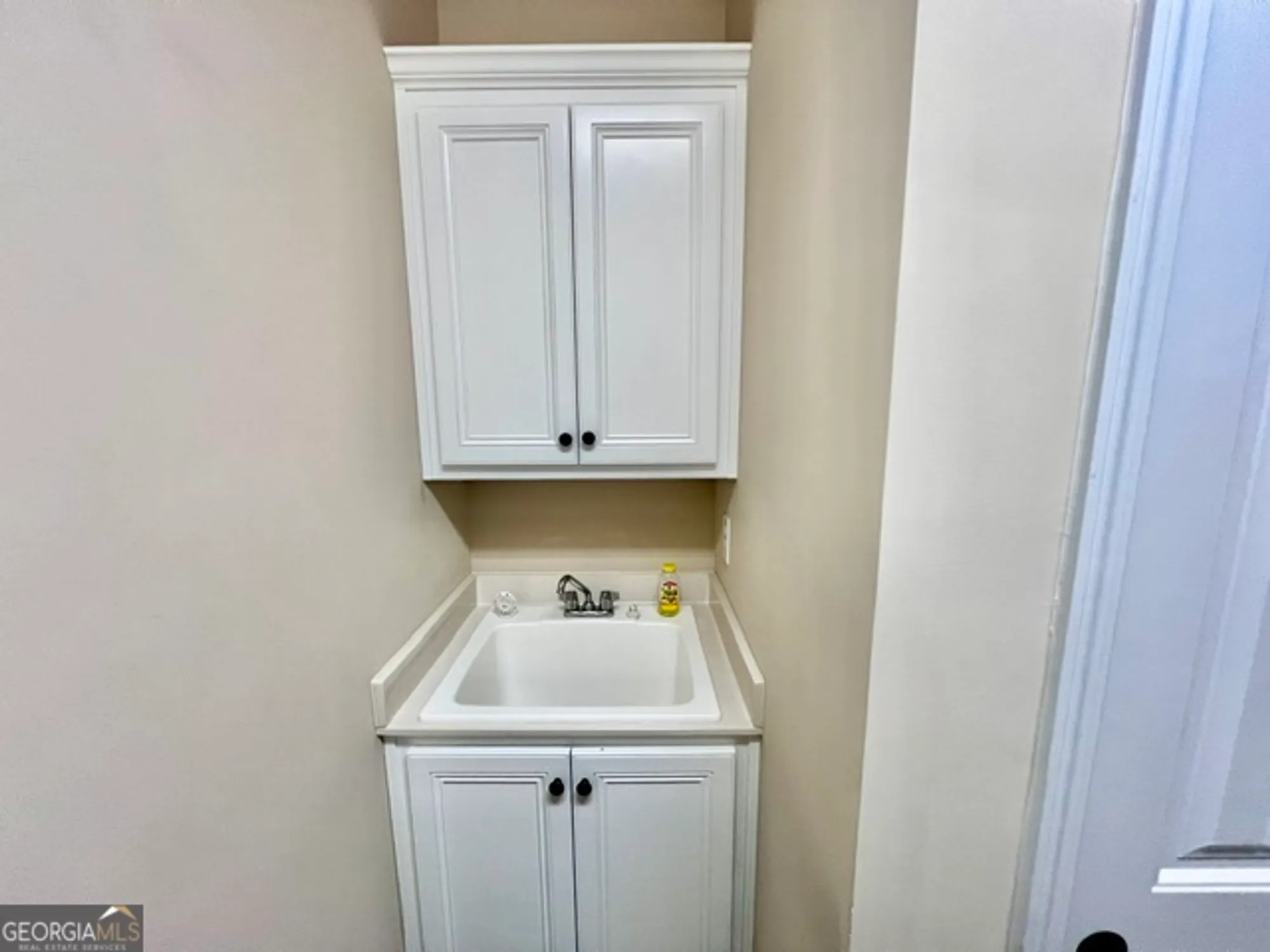 Property Slideshow image 33 of 51 | 245 fenwick cir, Mcdonough, GA, 30253