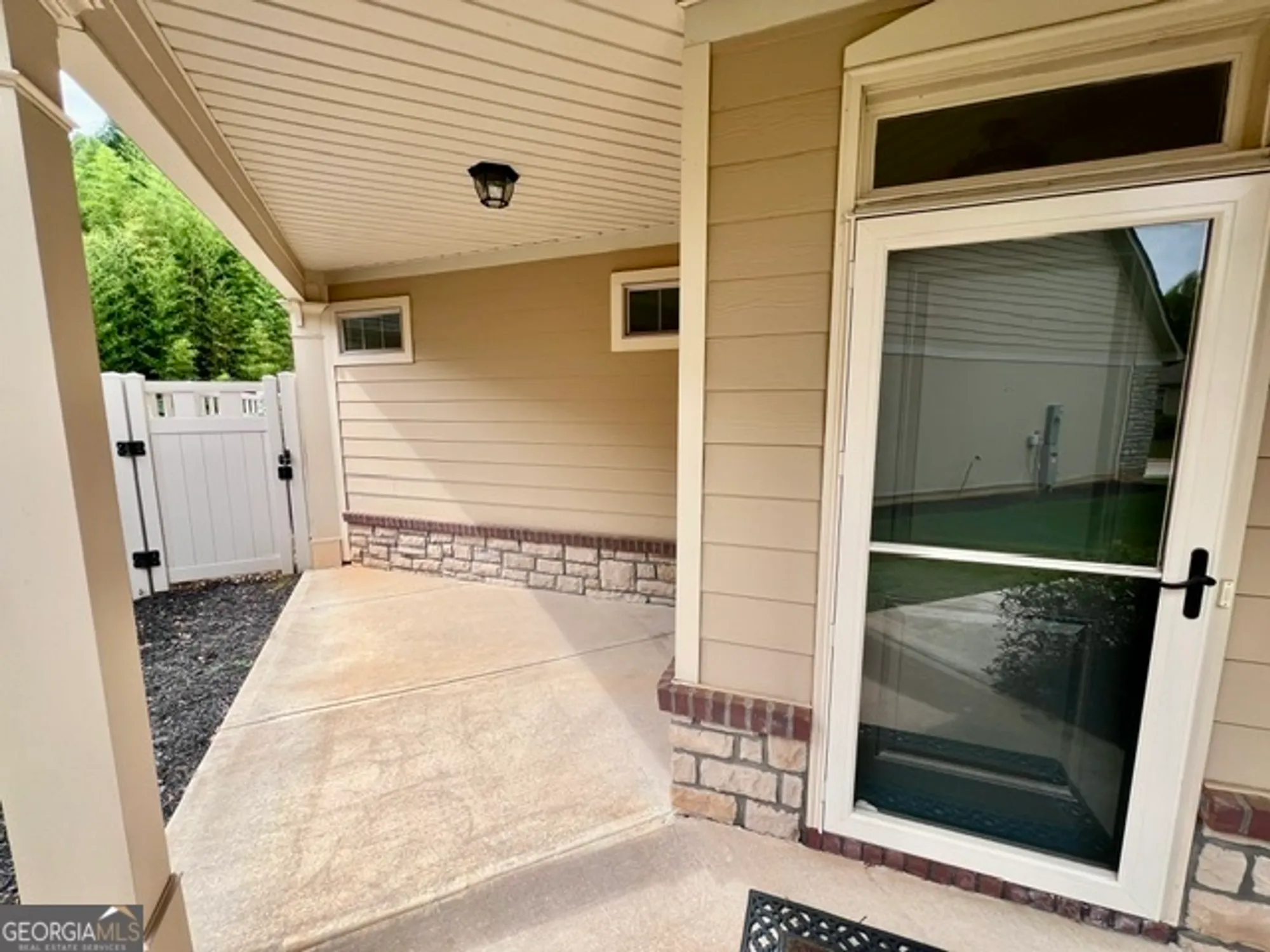 Property Slideshow image 4 of 51 | 245 fenwick cir, Mcdonough, GA, 30253