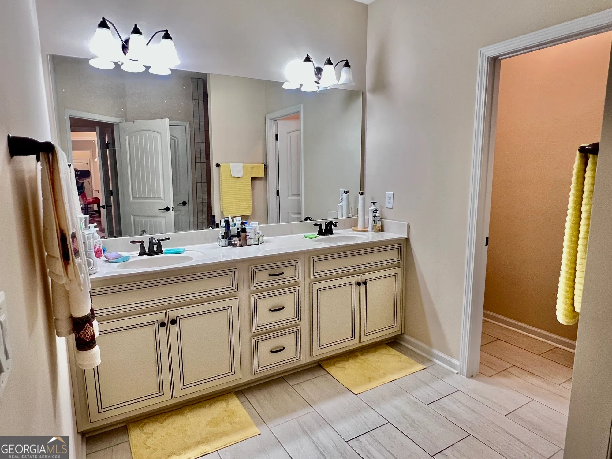 Property Slideshow image 36 of 51 | 245 fenwick cir, Mcdonough, GA, 30253