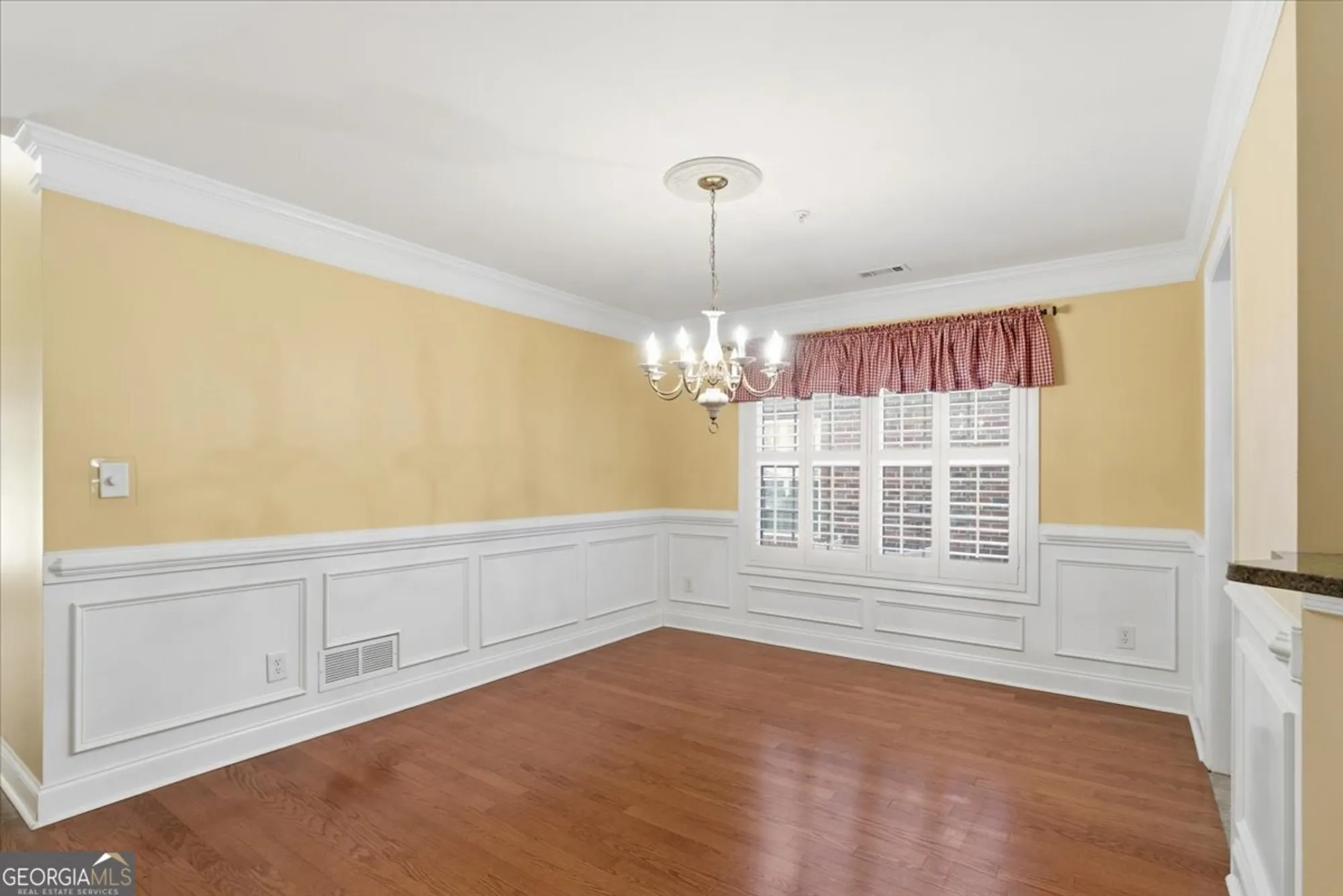 Property Slideshow image 4 of 20 | 10184 malcolm dr, Covington, GA, 30014