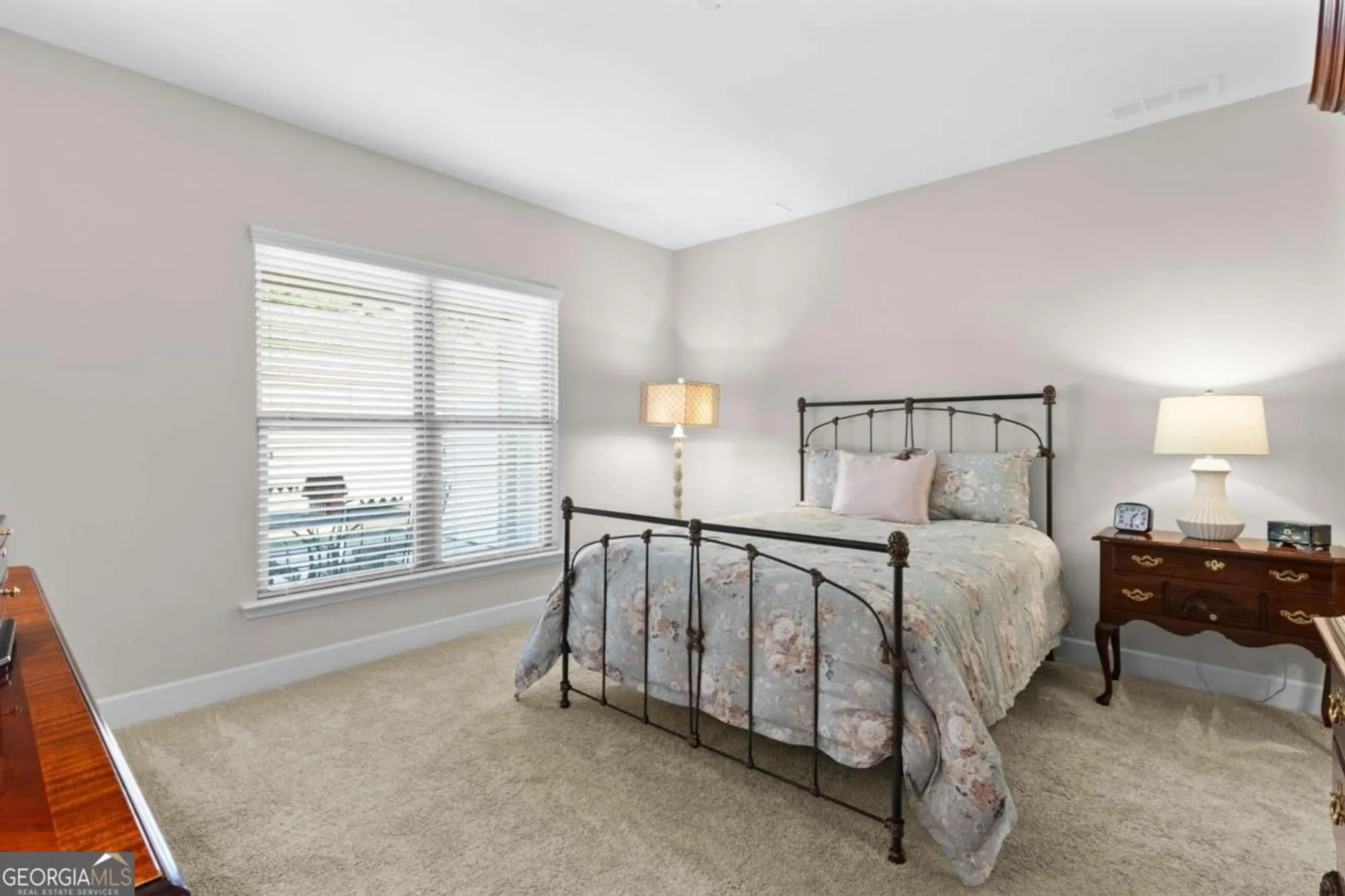 Property Slideshow image 14 of 37 | 5627 maple bluff way, Hoschton, GA, 30548