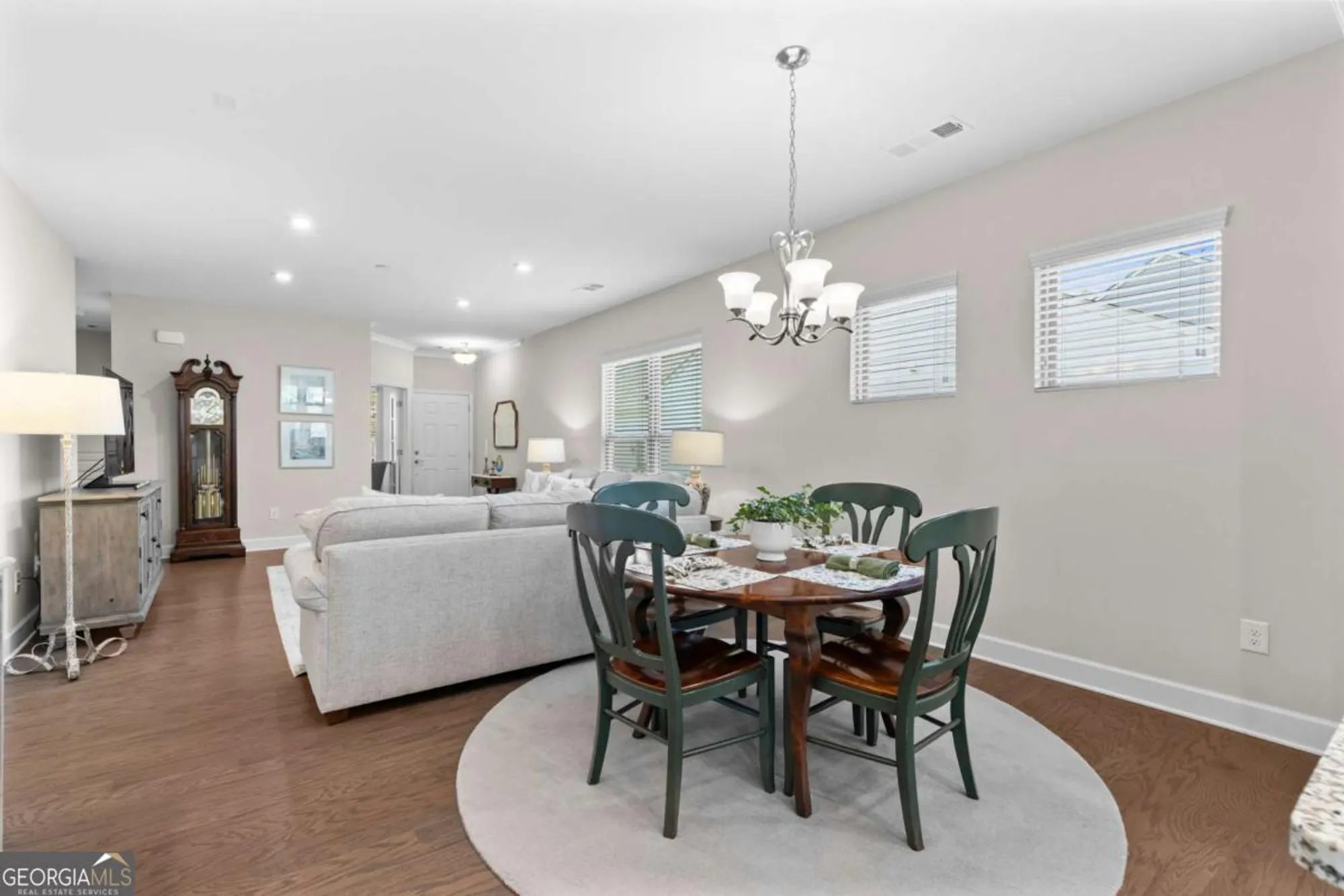 Property Slideshow image 8 of 37 | 5627 maple bluff way, Hoschton, GA, 30548