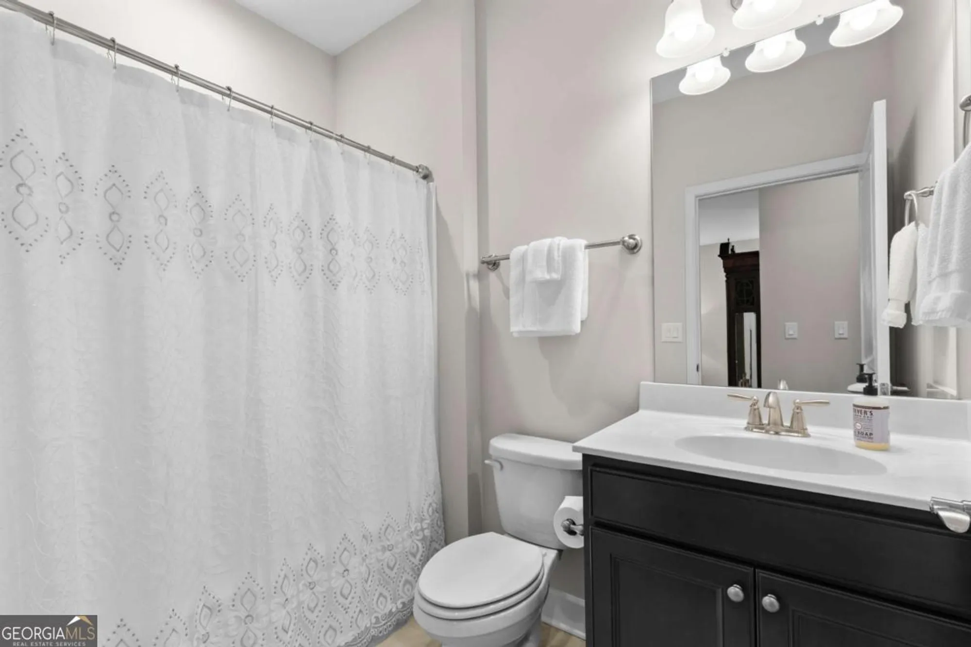 Property Slideshow image 21 of 37 | 5627 maple bluff way, Hoschton, GA, 30548