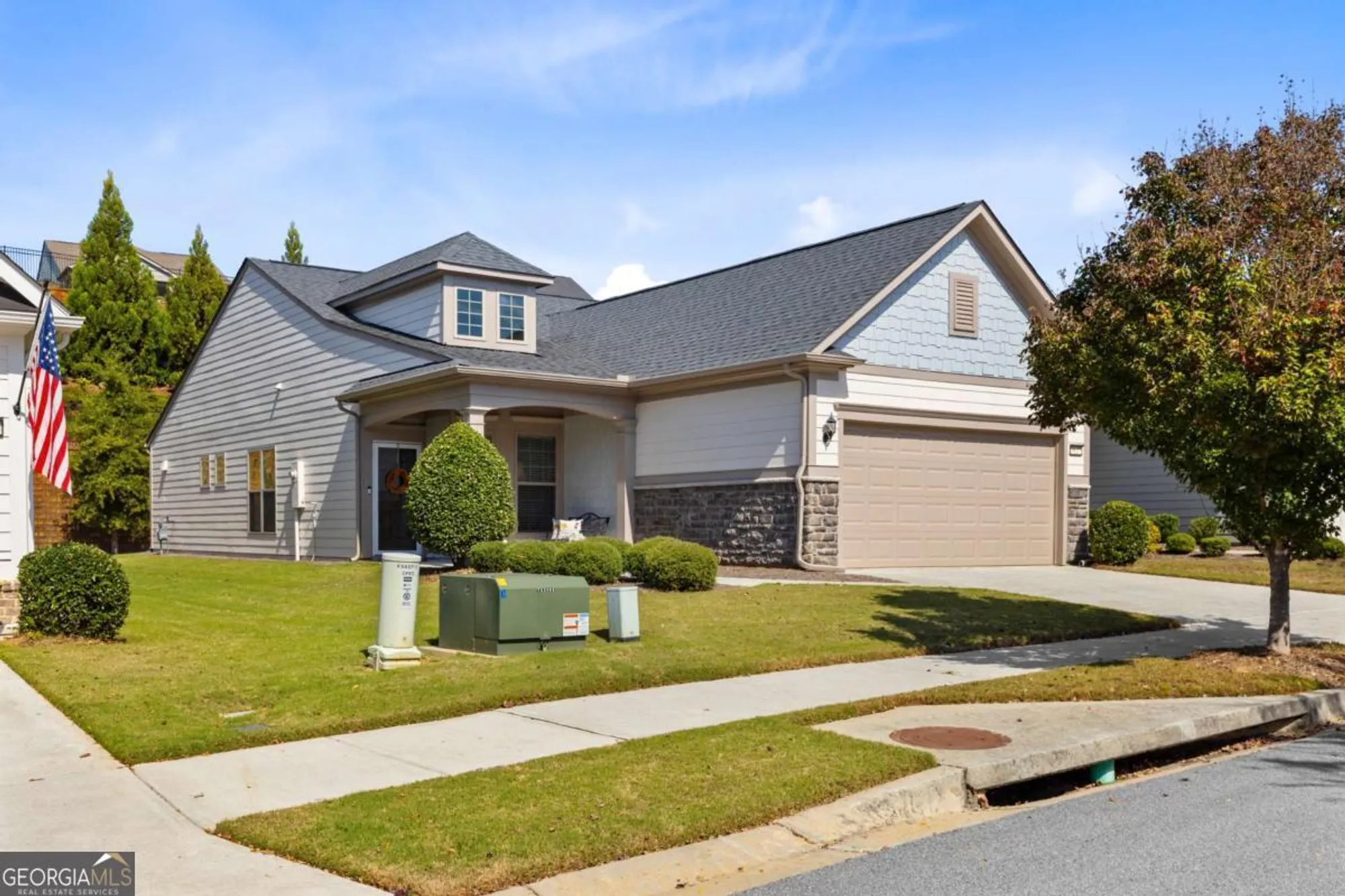 Property Slideshow image 2 of 37 | 5627 maple bluff way, Hoschton, GA, 30548