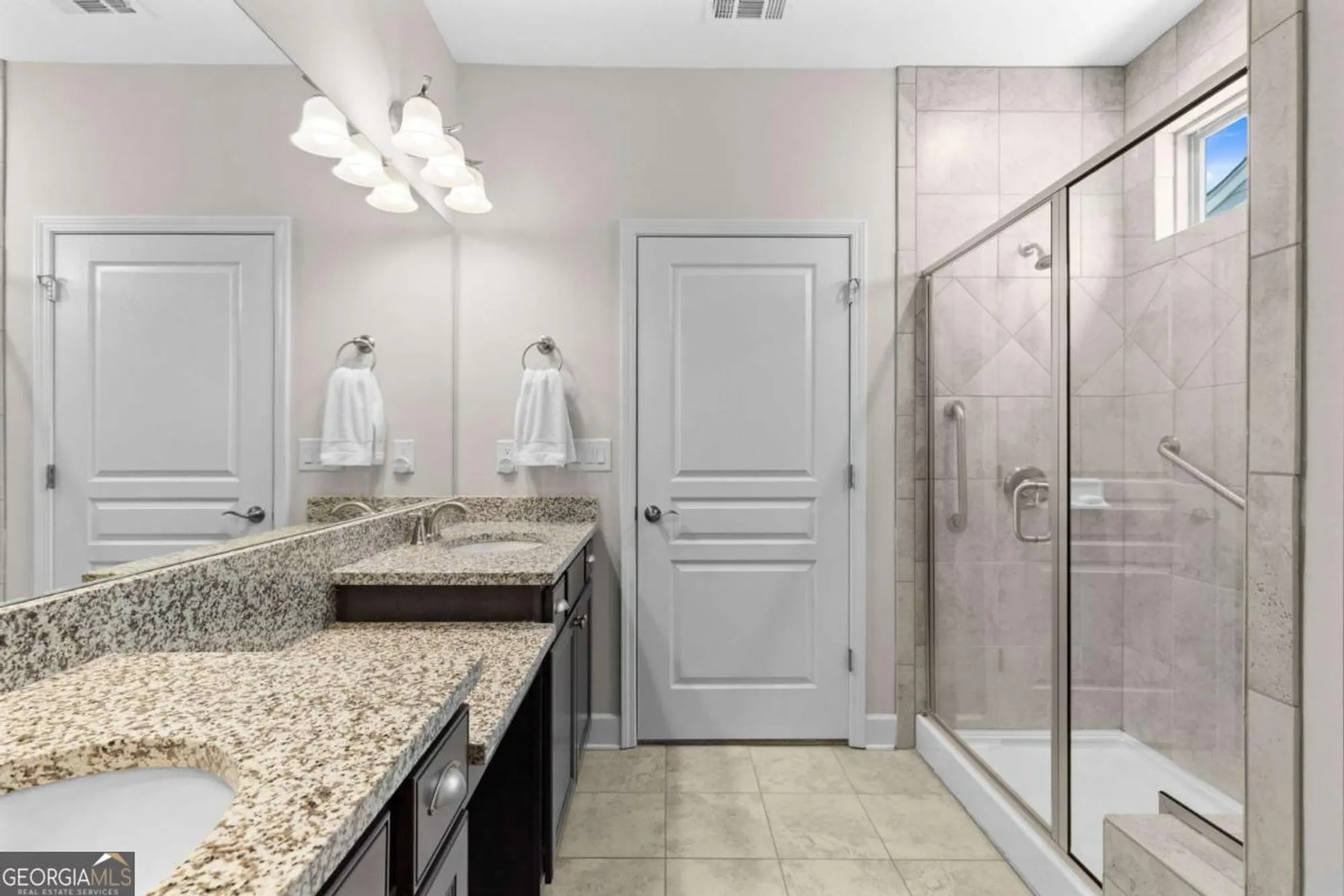 Property Slideshow image 16 of 37 | 5627 maple bluff way, Hoschton, GA, 30548