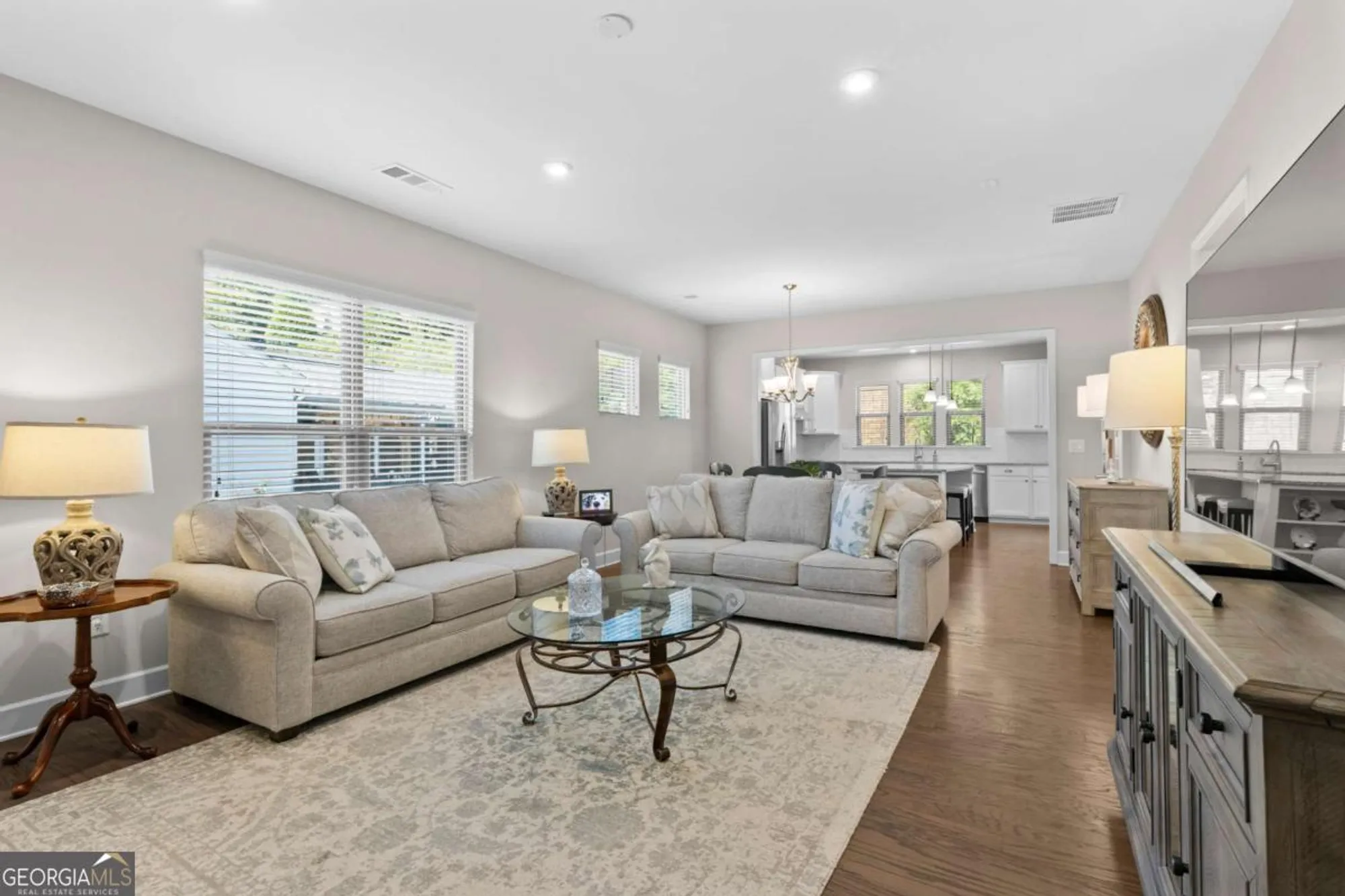 Property Slideshow image 5 of 37 | 5627 maple bluff way, Hoschton, GA, 30548