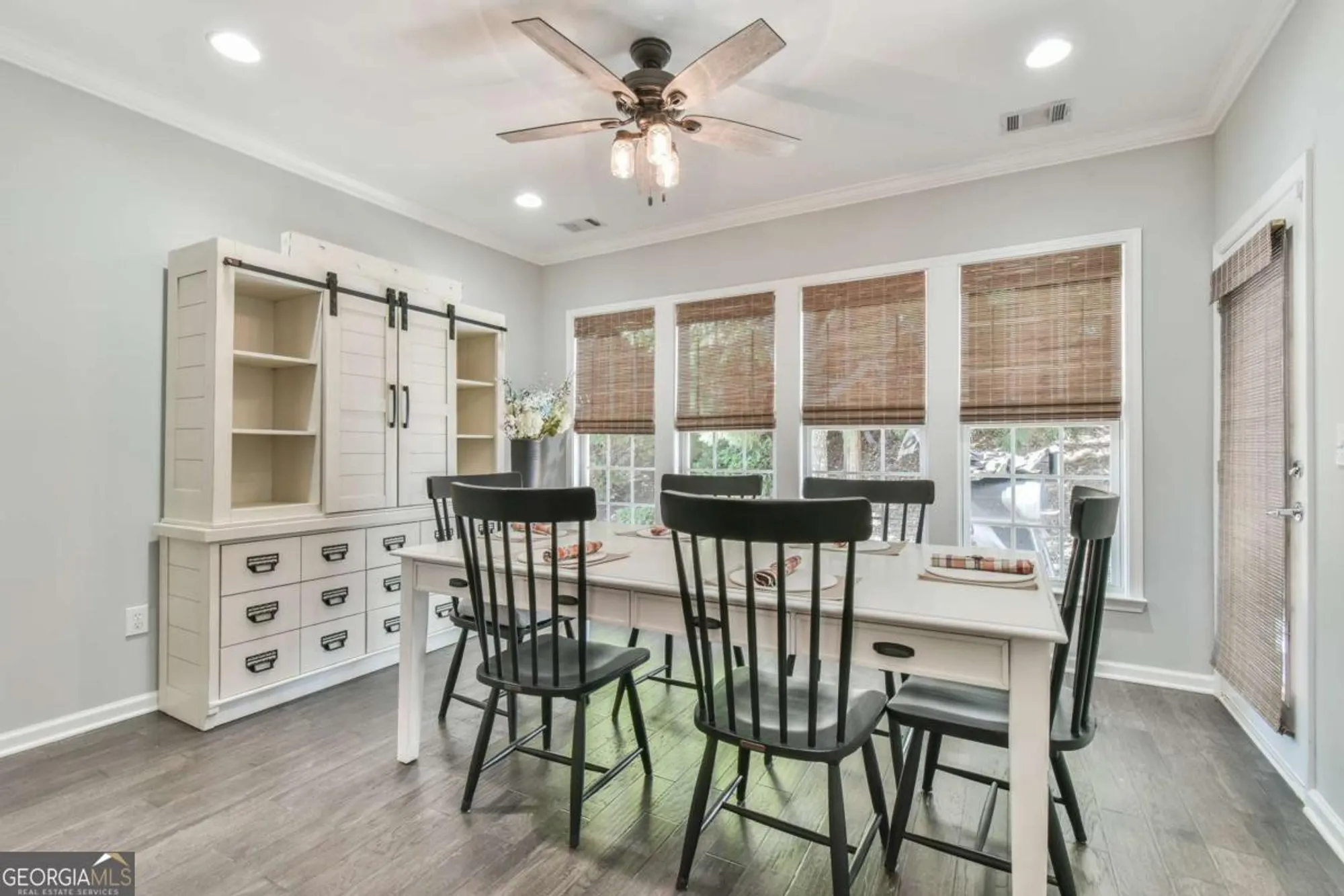 Property Slideshow image 18 of 30 | 5960 chimney rock dr, Hoschton, GA, 30548