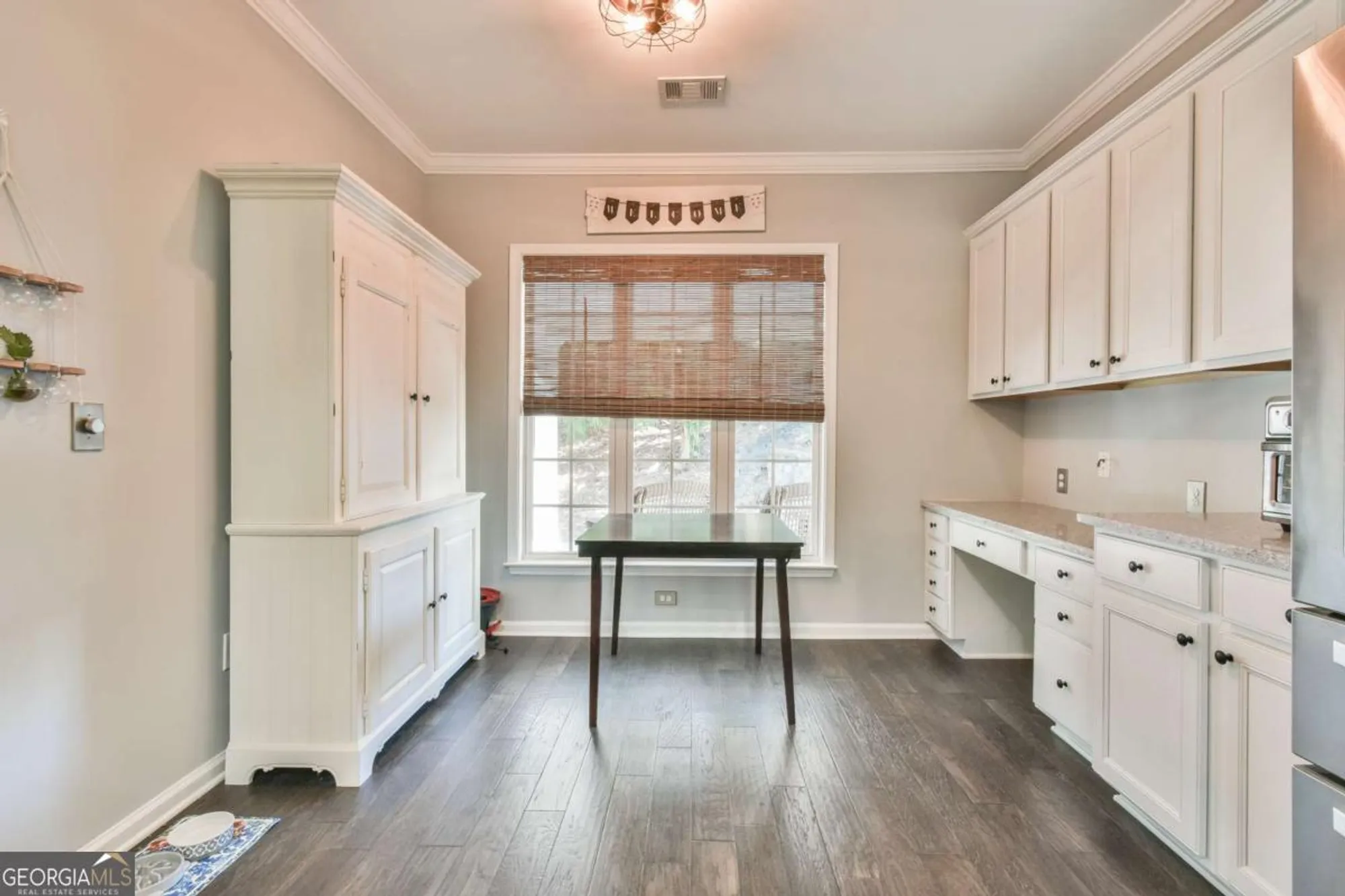 Property Slideshow image 21 of 30 | 5960 chimney rock dr, Hoschton, GA, 30548