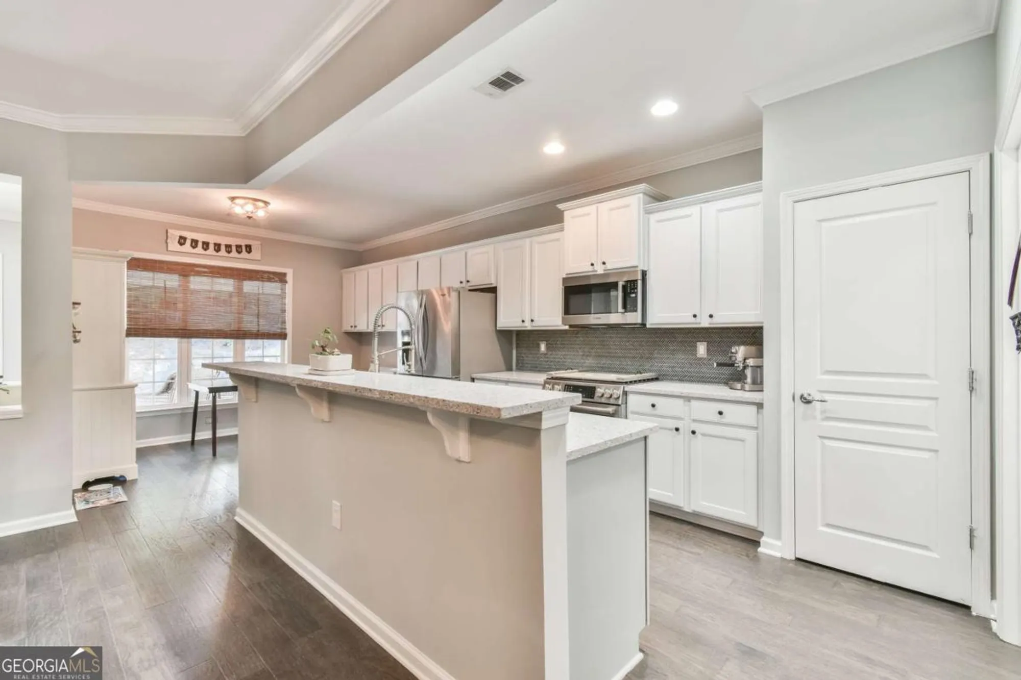 Property Slideshow image 13 of 30 | 5960 chimney rock dr, Hoschton, GA, 30548