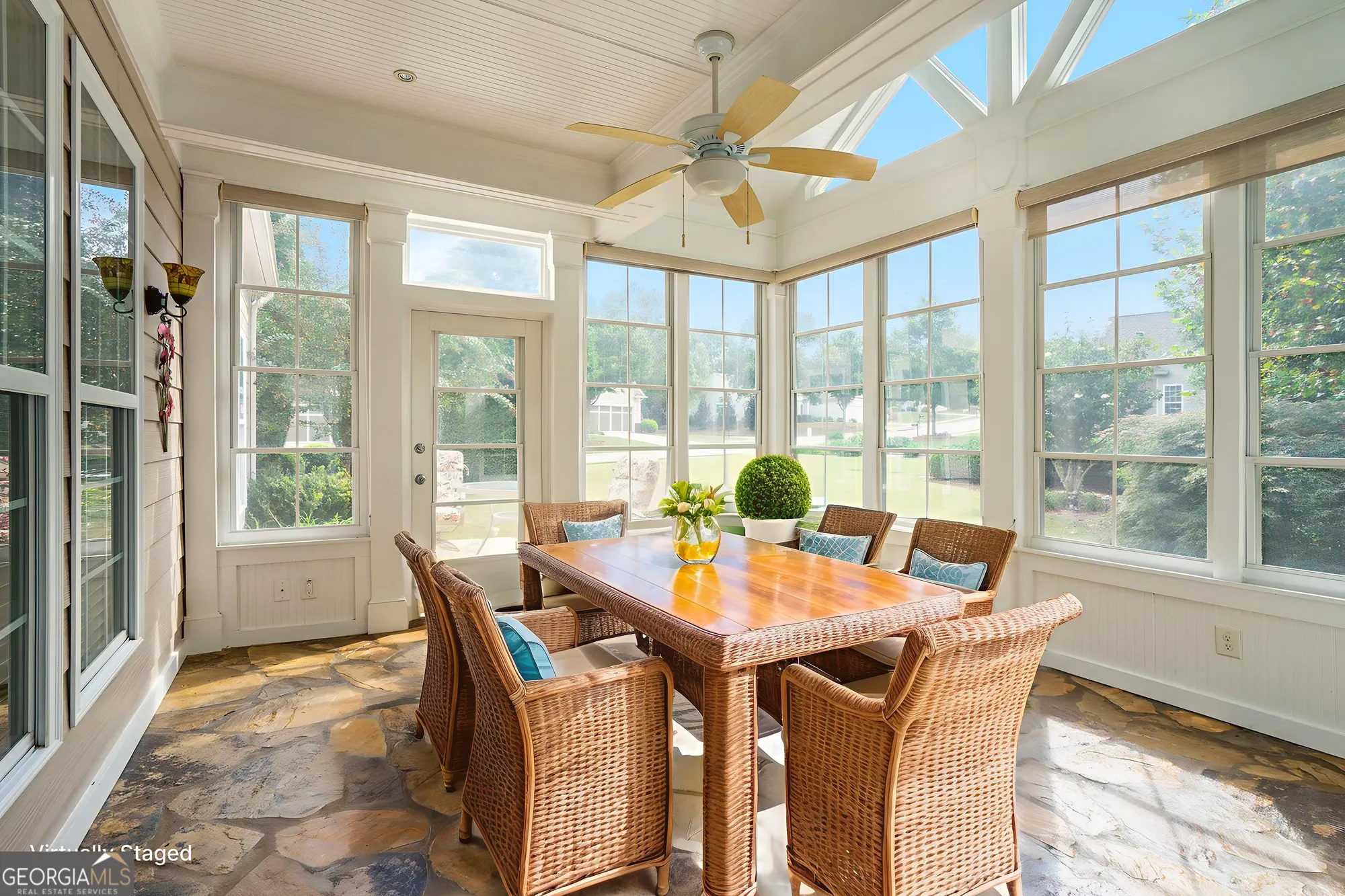 Property Slideshow image 10 of 49 | 6503 grove park dr, Hoschton, GA, 30548