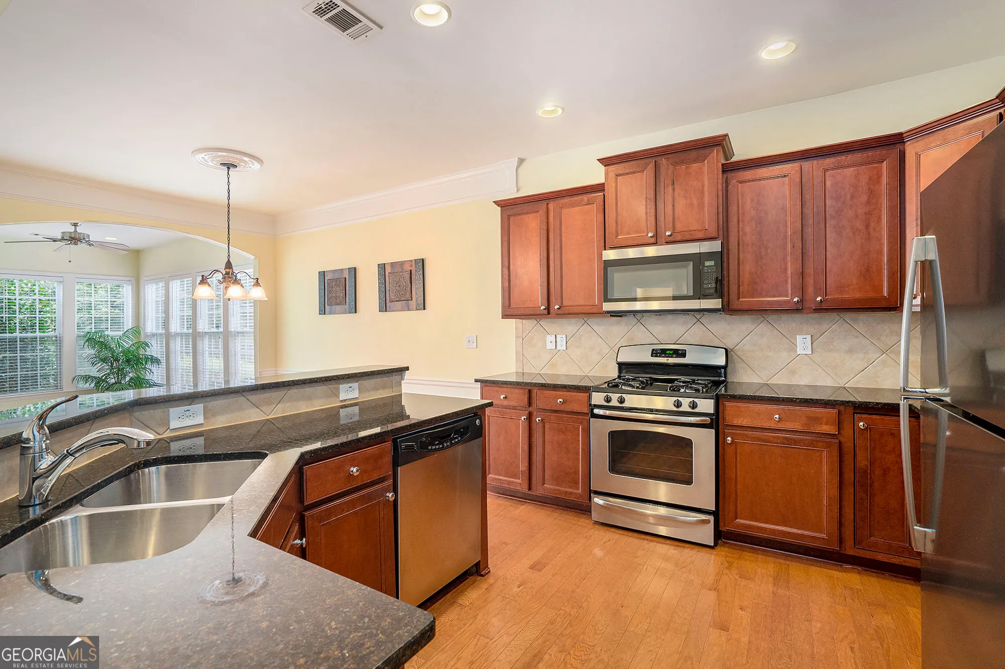 Property Slideshow image 19 of 49 | 6503 grove park dr, Hoschton, GA, 30548