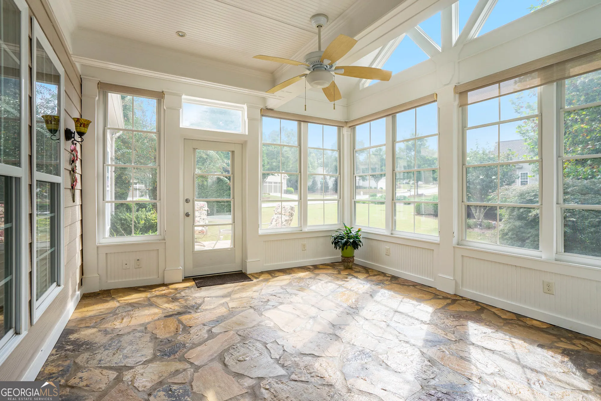 Property Slideshow image 35 of 49 | 6503 grove park dr, Hoschton, GA, 30548