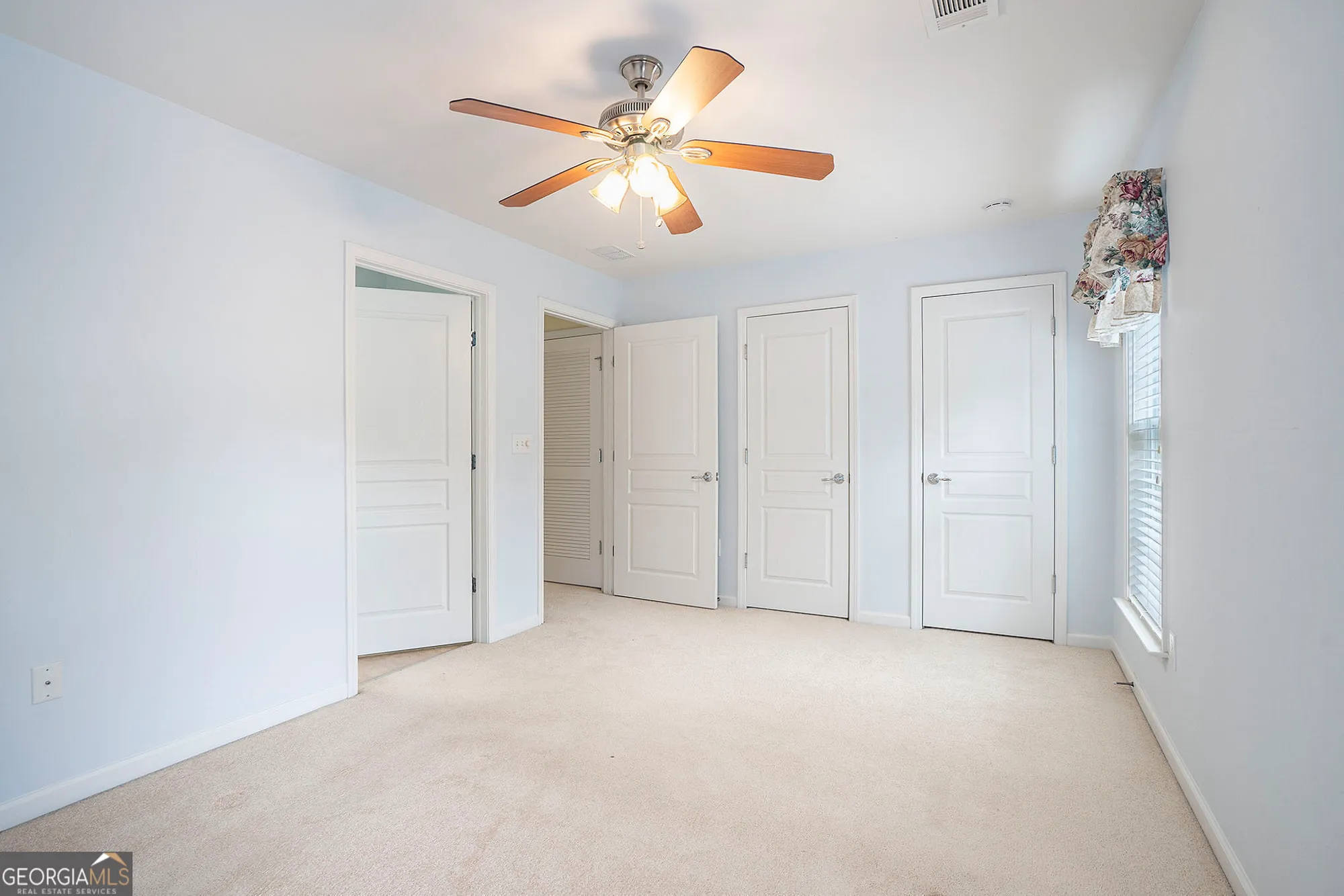 Property Slideshow image 29 of 49 | 6503 grove park dr, Hoschton, GA, 30548