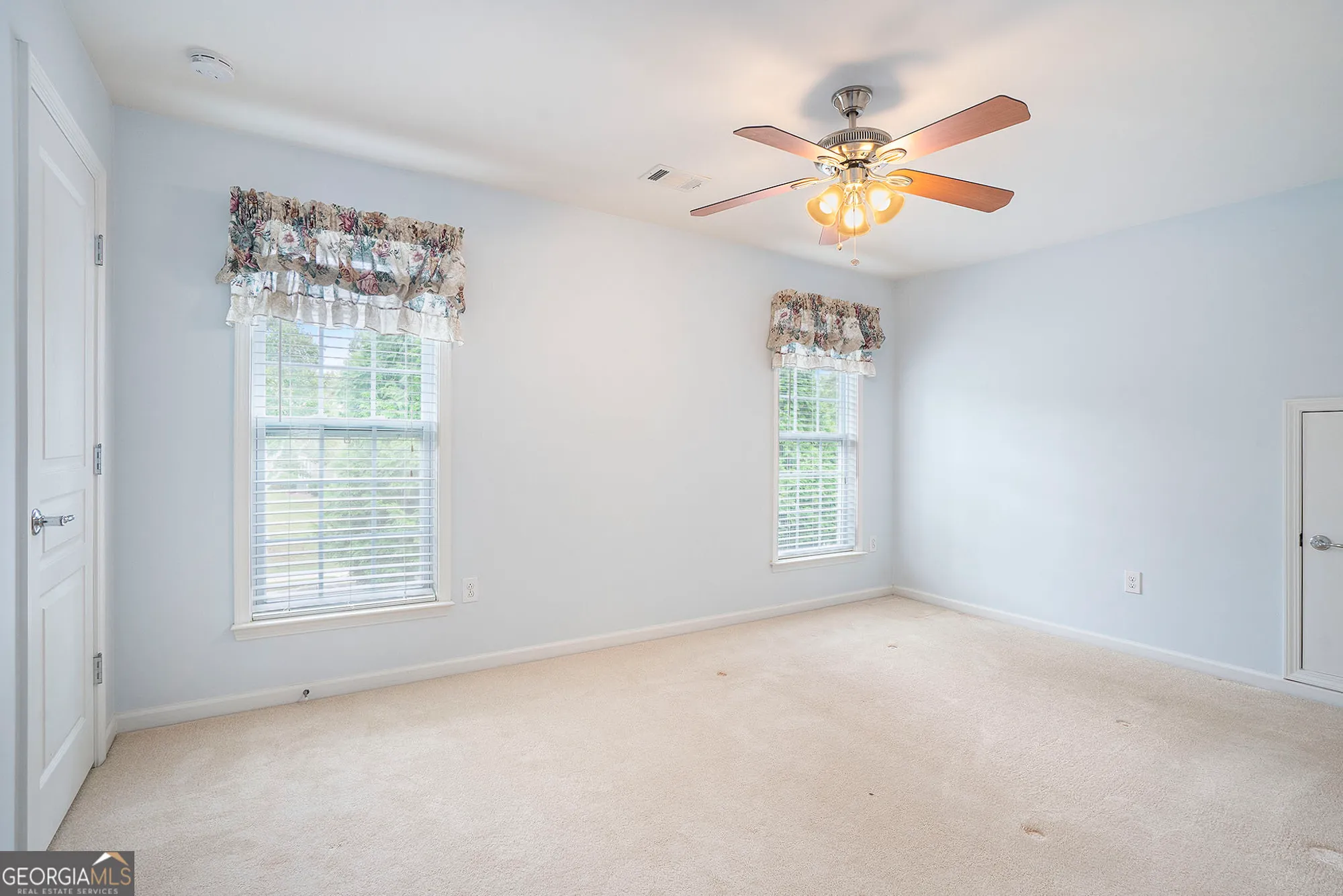 Property Slideshow image 27 of 49 | 6503 grove park dr, Hoschton, GA, 30548