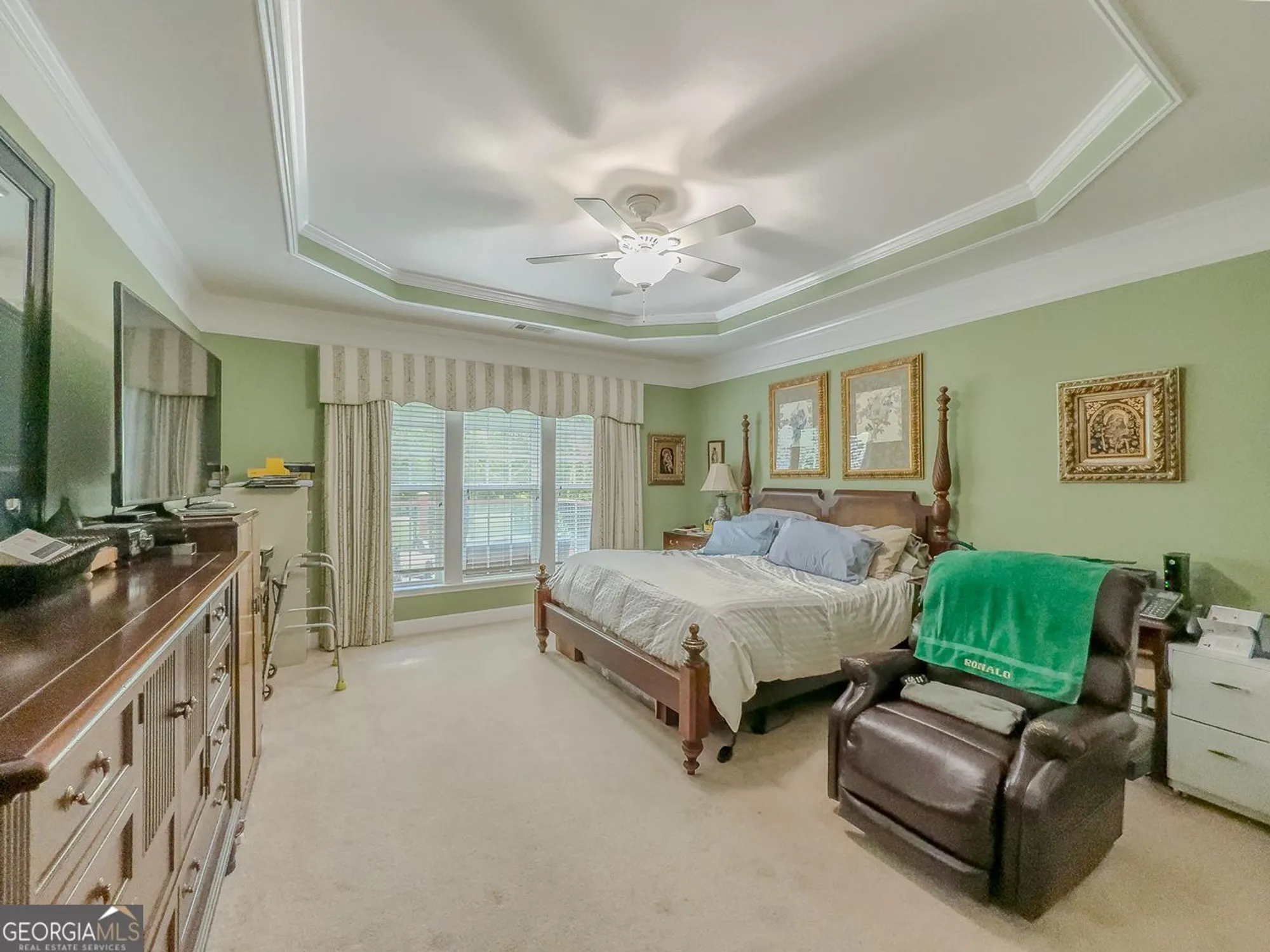 Property Slideshow image 25 of 46 | 6416 hickory springs cir, Hoschton, GA, 30548