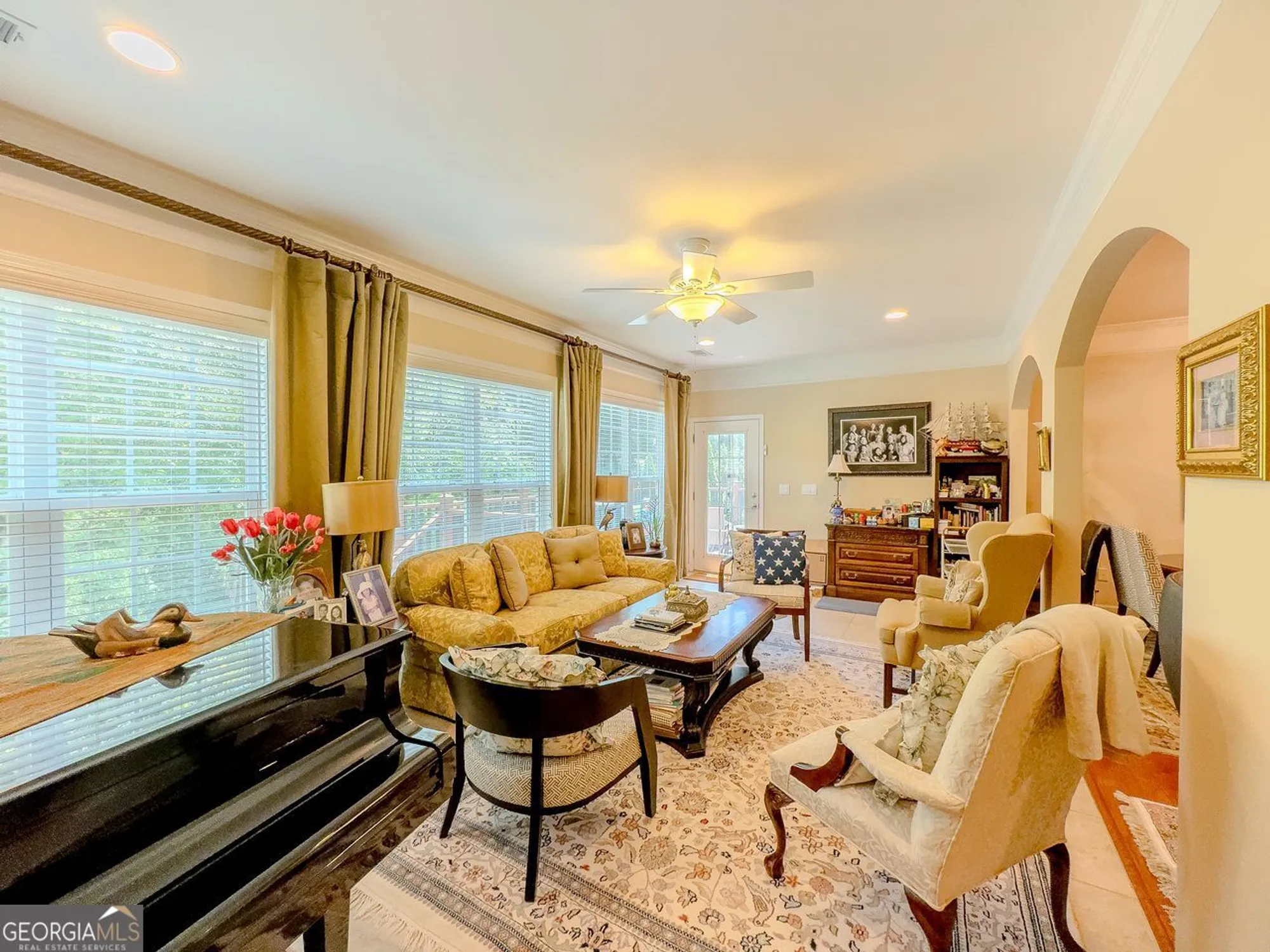 Property Slideshow image 16 of 46 | 6416 hickory springs cir, Hoschton, GA, 30548