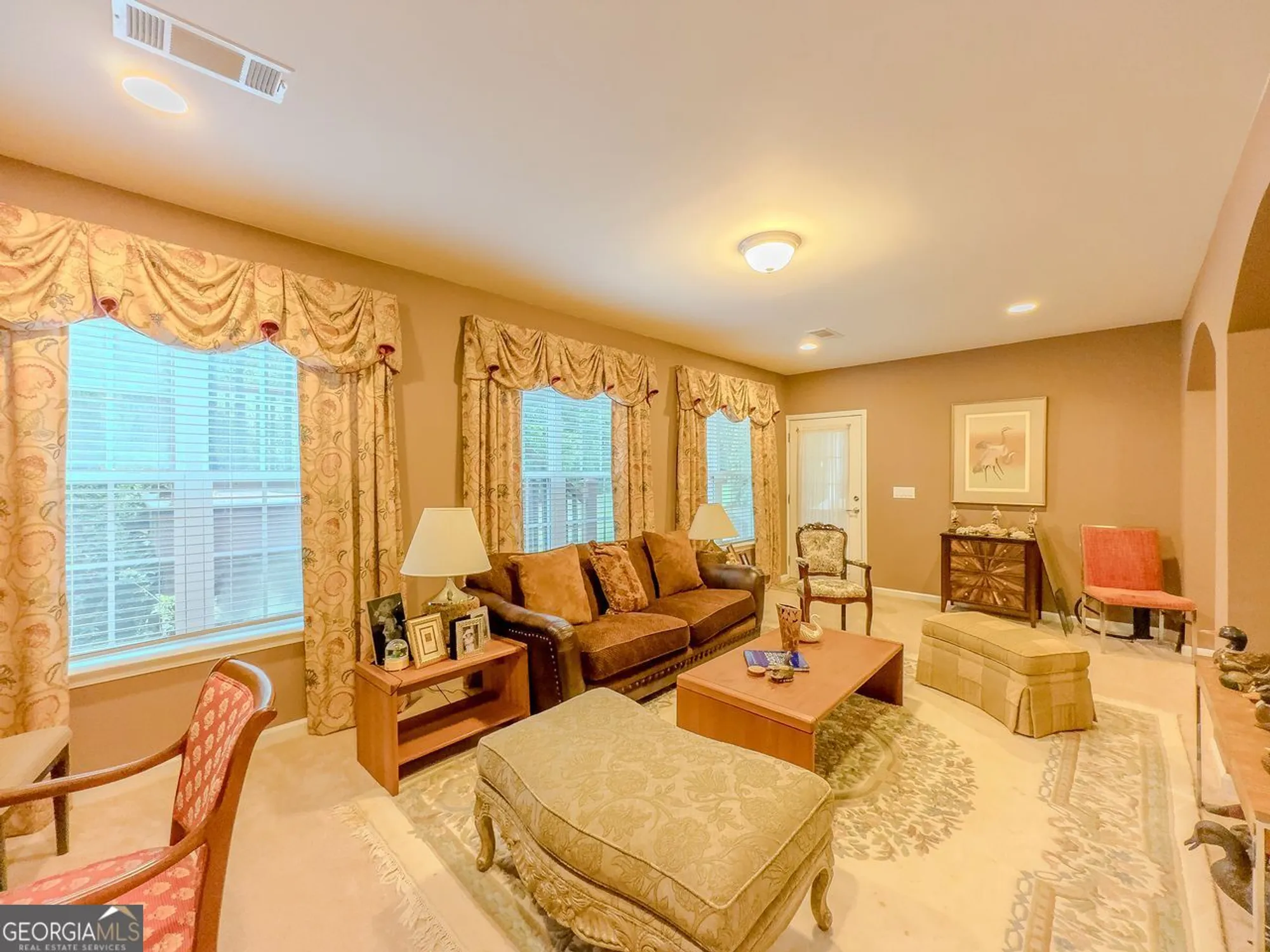 Property Slideshow image 34 of 46 | 6416 hickory springs cir, Hoschton, GA, 30548