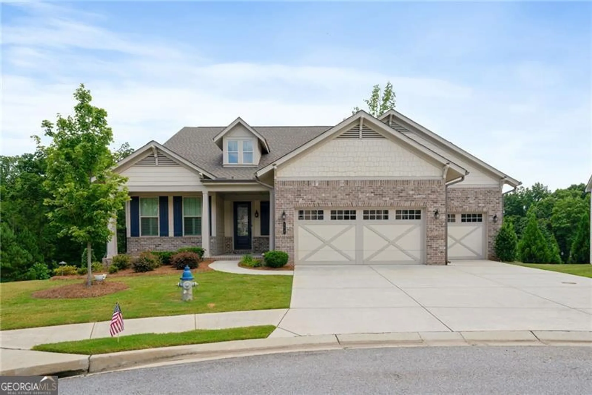 Property Slideshow image 2 of 57 | 272 silver ct, Hoschton, GA, 30548