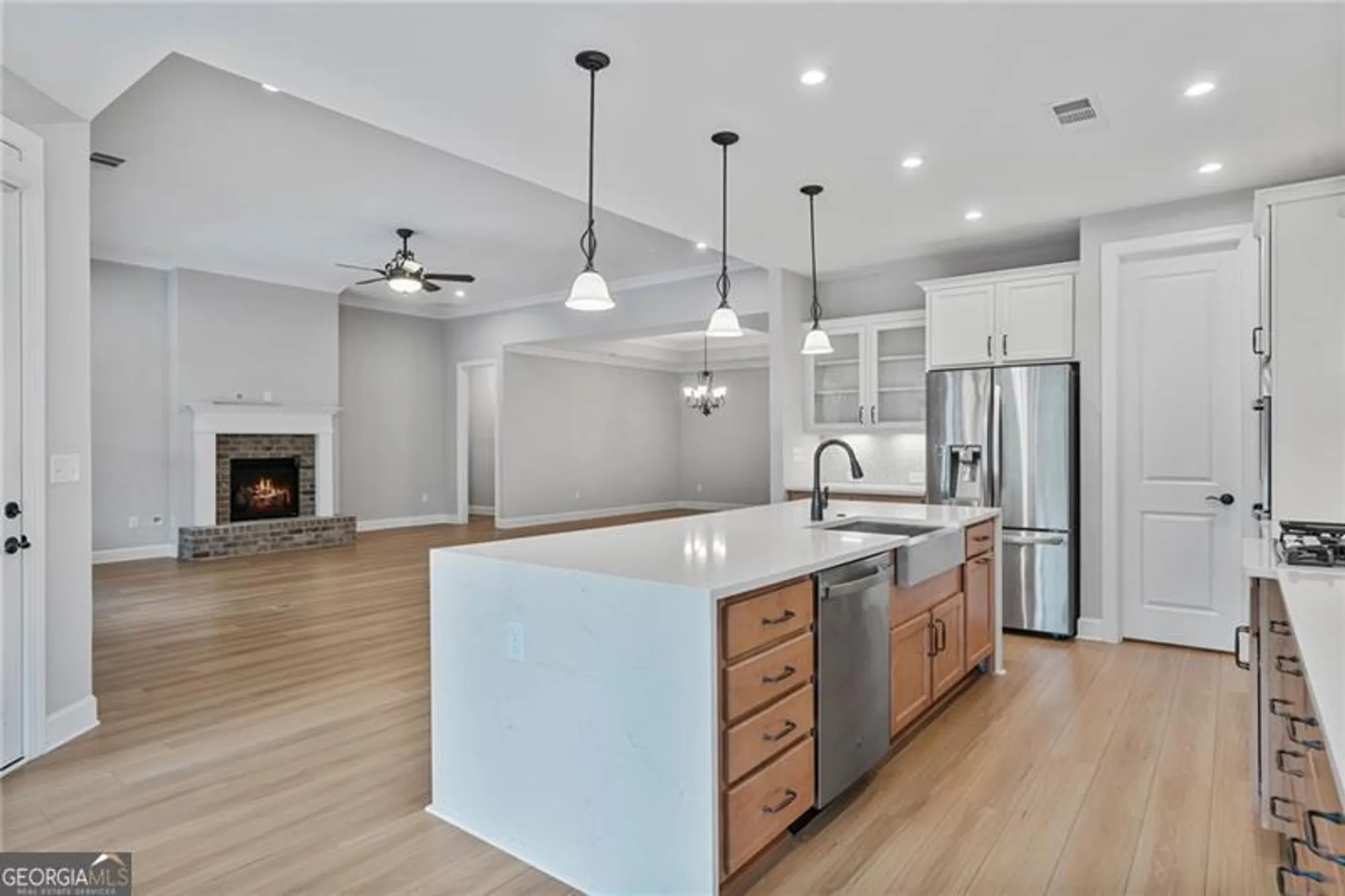 Property Slideshow image 13 of 57 | 272 silver ct, Hoschton, GA, 30548