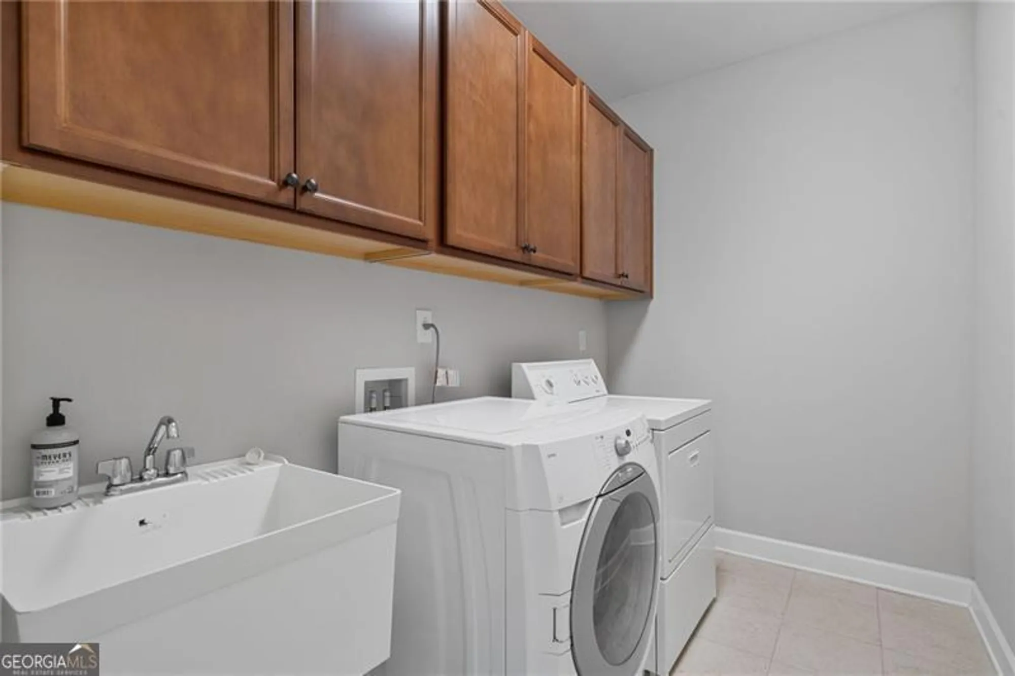 Property Slideshow image 34 of 57 | 272 silver ct, Hoschton, GA, 30548