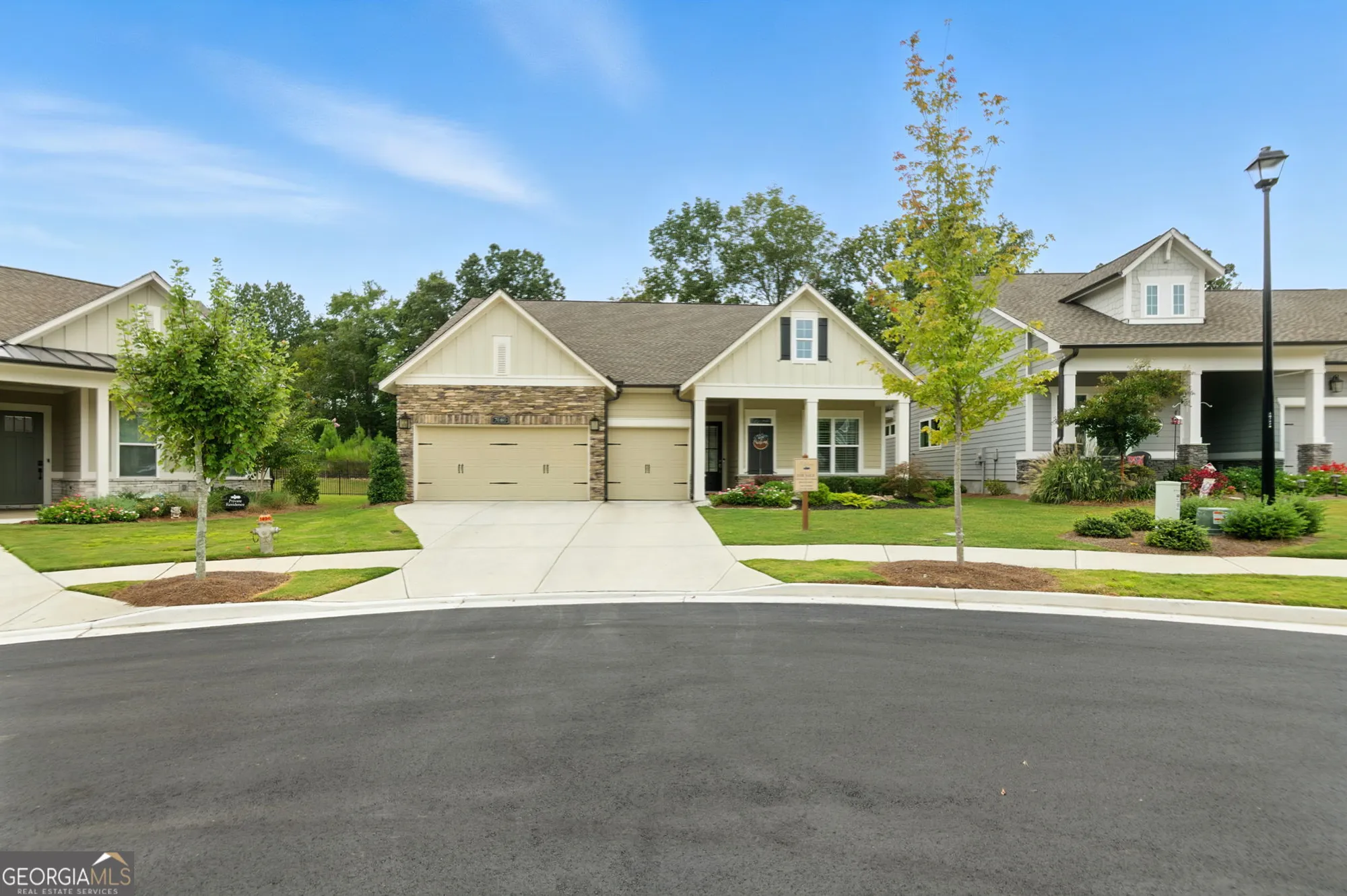 Property Slideshow image 10 of 70 | 7080 cottage grove dr, Flowery Branch, GA, 30542