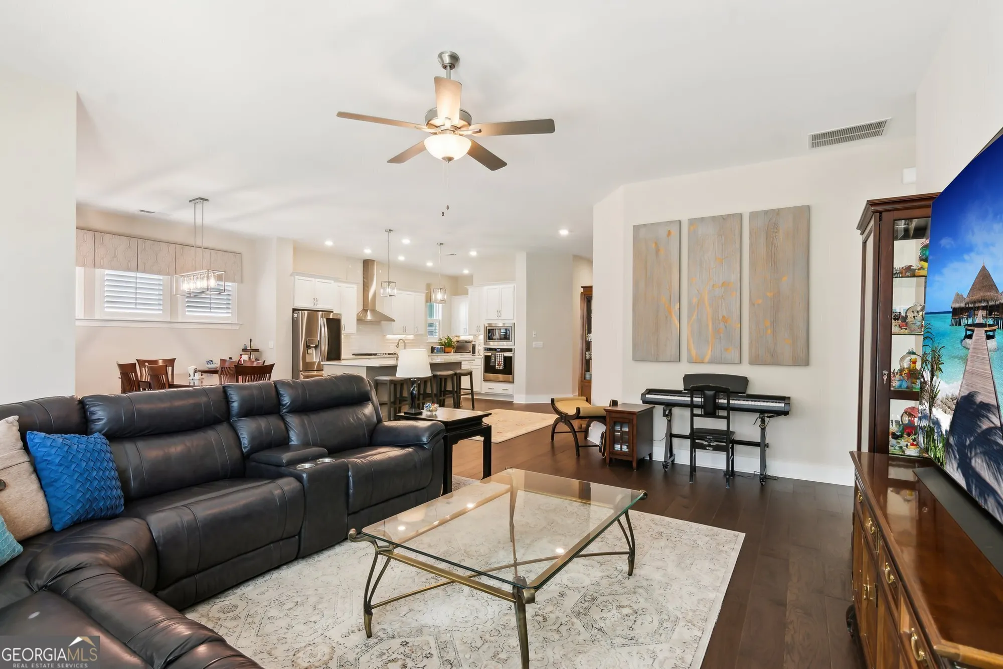 Property Slideshow image 19 of 70 | 7080 cottage grove dr, Flowery Branch, GA, 30542