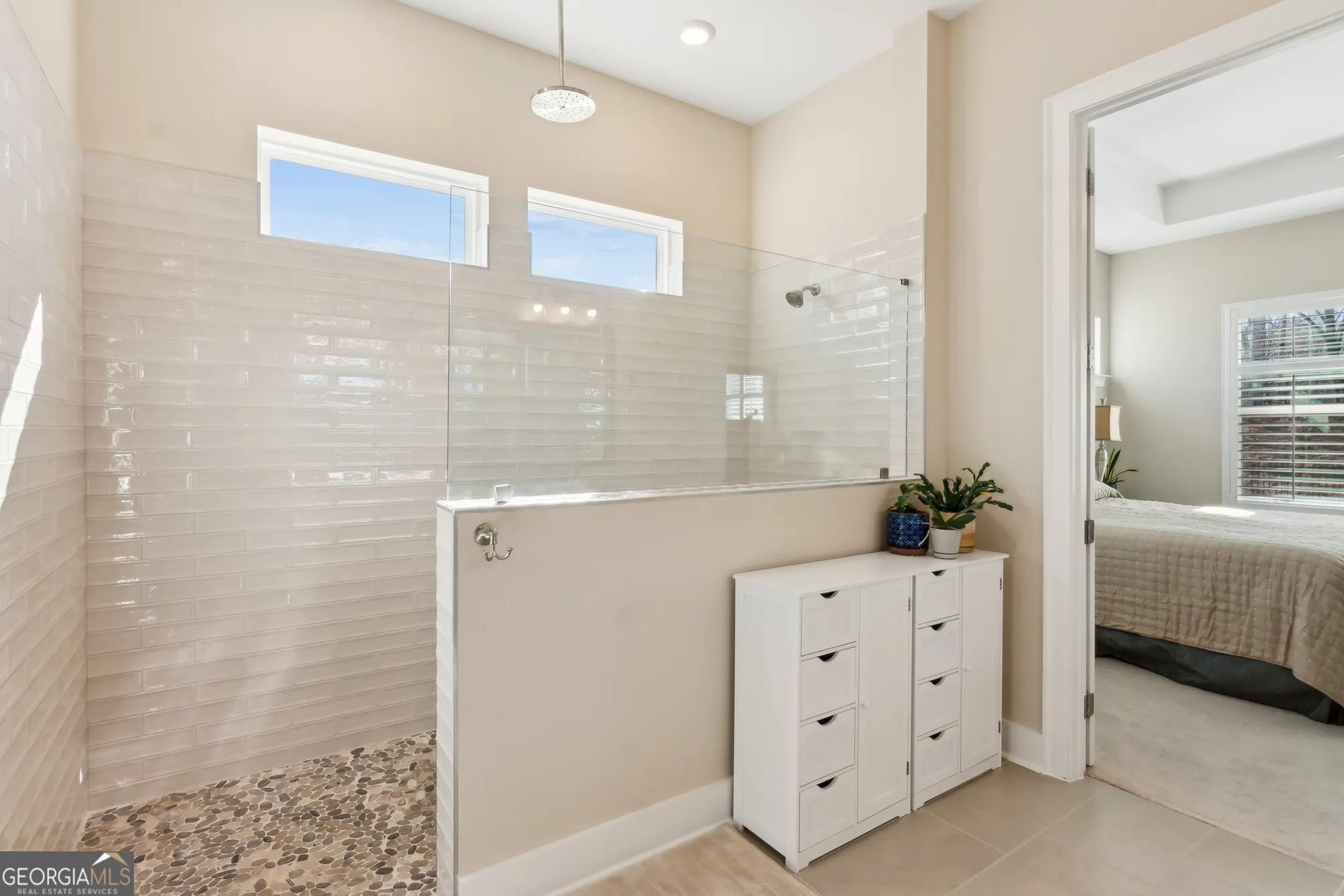 Property Slideshow image 27 of 70 | 7080 cottage grove dr, Flowery Branch, GA, 30542