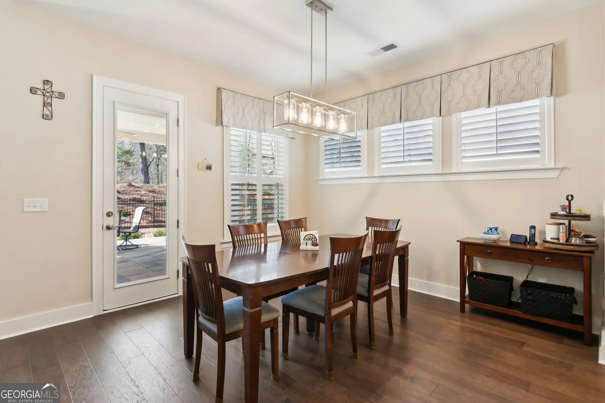 Property Slideshow image 22 of 70 | 7080 cottage grove dr, Flowery Branch, GA, 30542