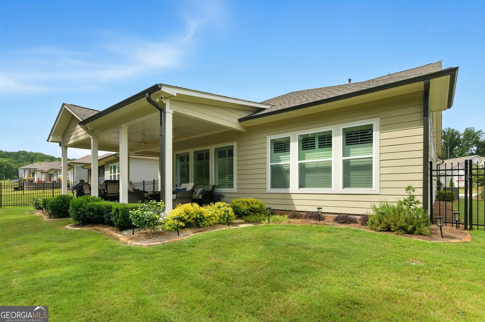 Property Slideshow image 7 of 70 | 7080 cottage grove dr, Flowery Branch, GA, 30542