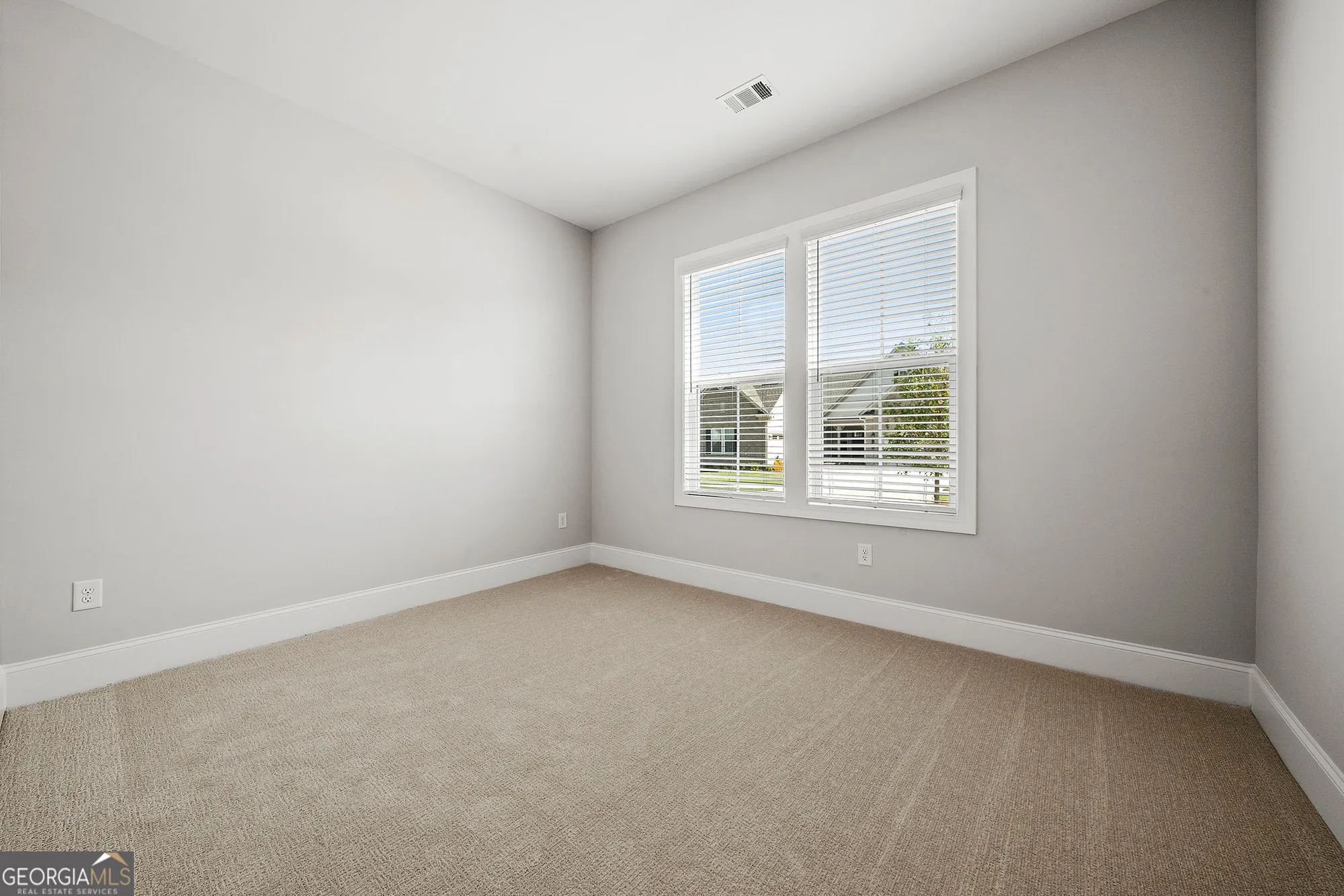 Property Slideshow image 26 of 40 | 96 ballyfin way, Newnan, GA, 30263