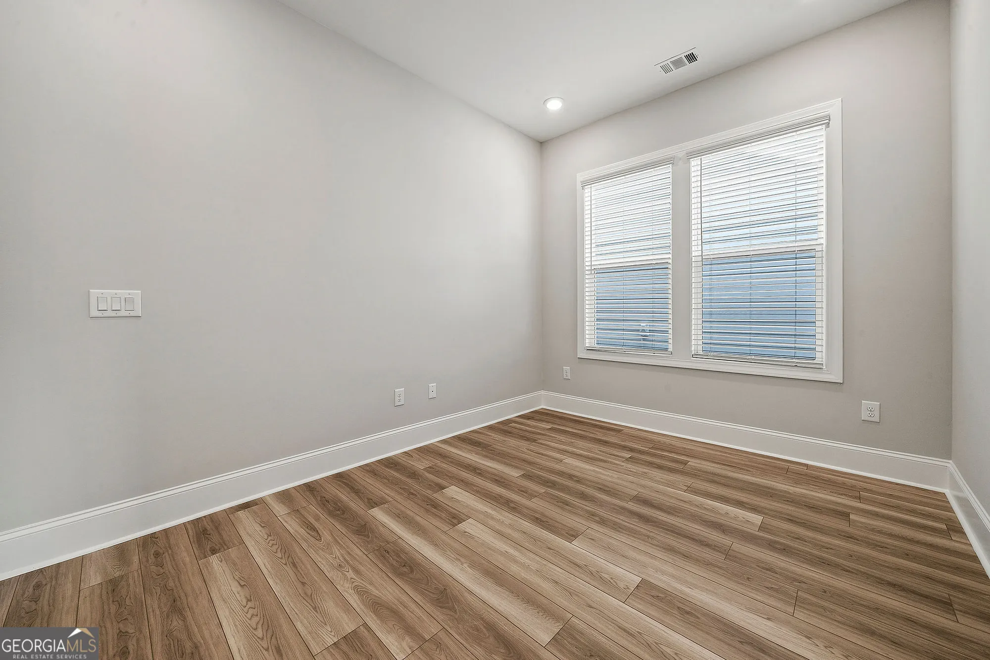 Property Slideshow image 24 of 40 | 96 ballyfin way, Newnan, GA, 30263