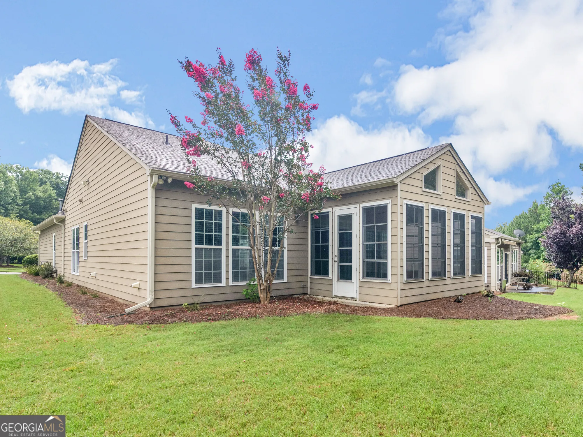 Property Slideshow image 10 of 69 | 130 magic lily dr, Griffin, GA, 30223