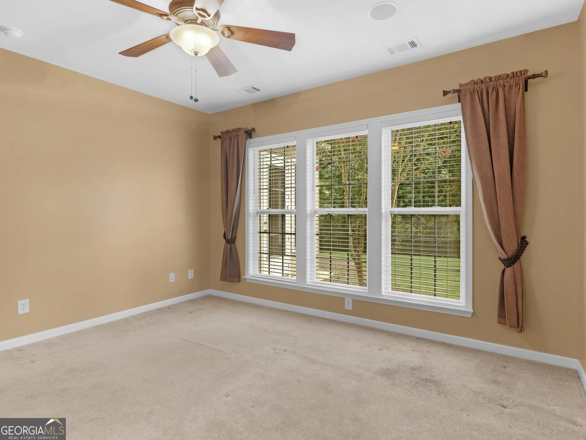 Property Slideshow image 41 of 69 | 130 magic lily dr, Griffin, GA, 30223