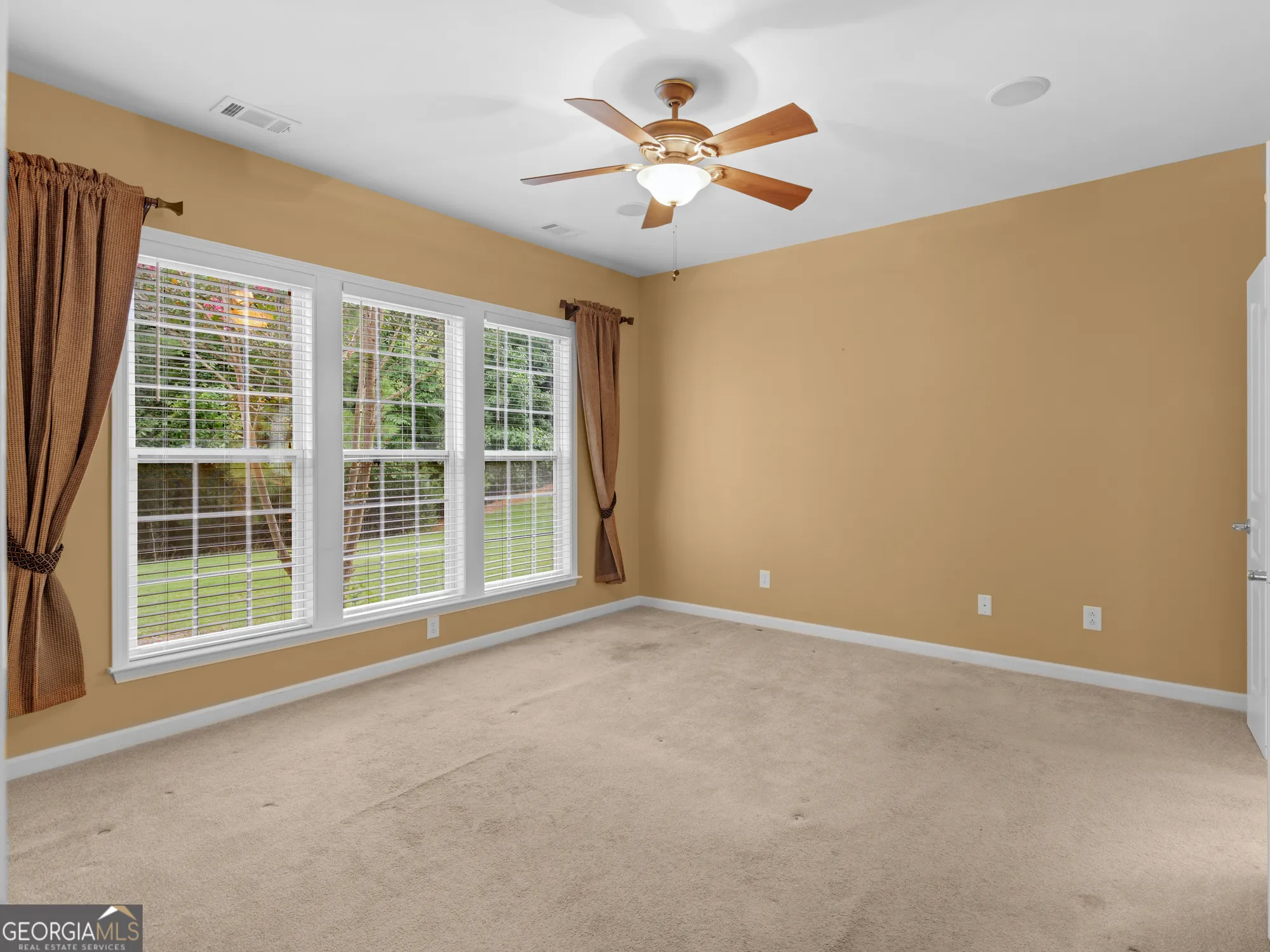 Property Slideshow image 40 of 69 | 130 magic lily dr, Griffin, GA, 30223
