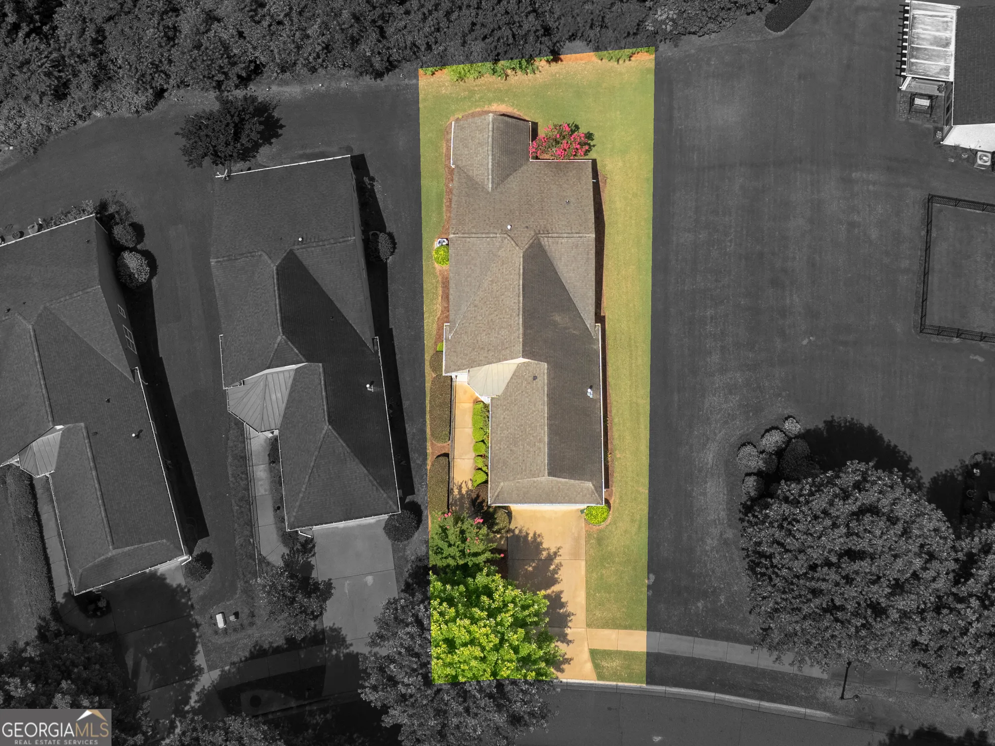 Property Slideshow image 7 of 69 | 130 magic lily dr, Griffin, GA, 30223