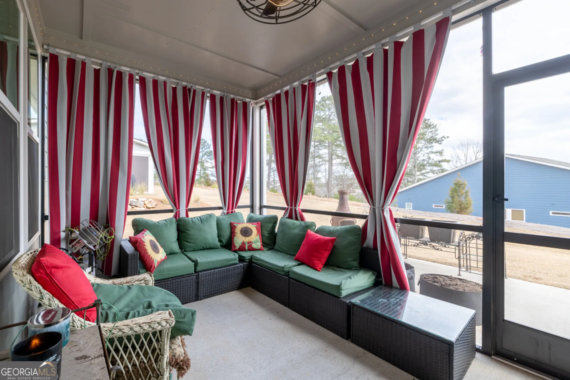 Property Slideshow image 4 of 16 | 123 rabun ct, Hoschton, GA, 30548