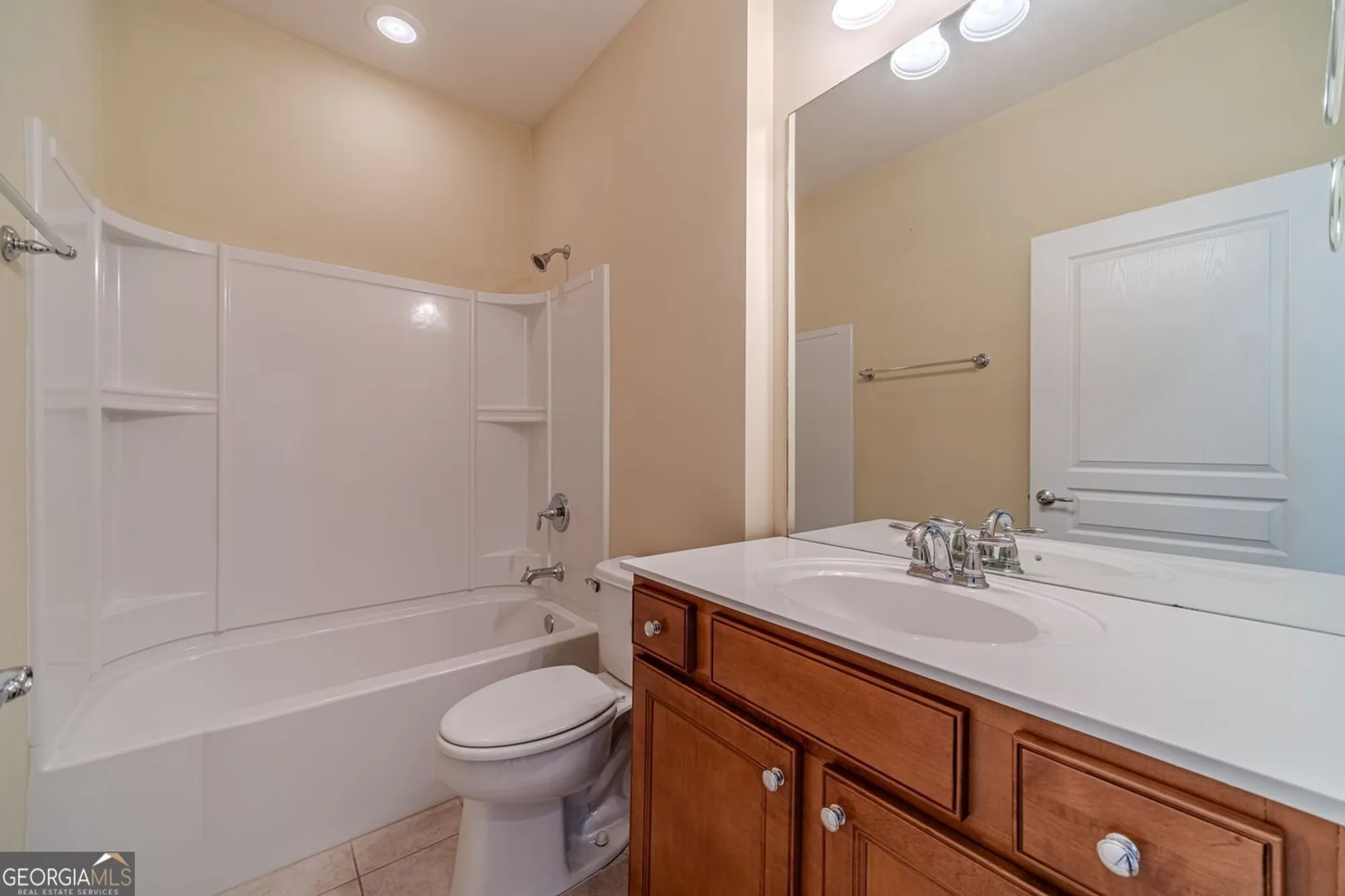 Property Slideshow image 11 of 62 | 6288 ivy stone way # 4, Hoschton, GA, 30548