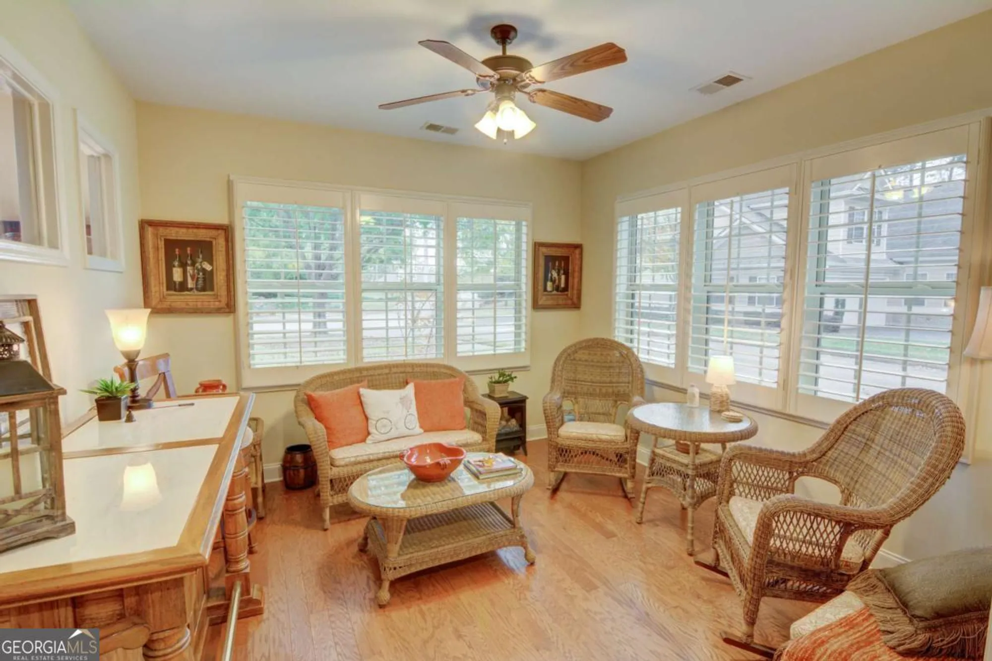 Property Slideshow image 11 of 36 | 910 brook knoll ln, Cumming, GA, 30041
