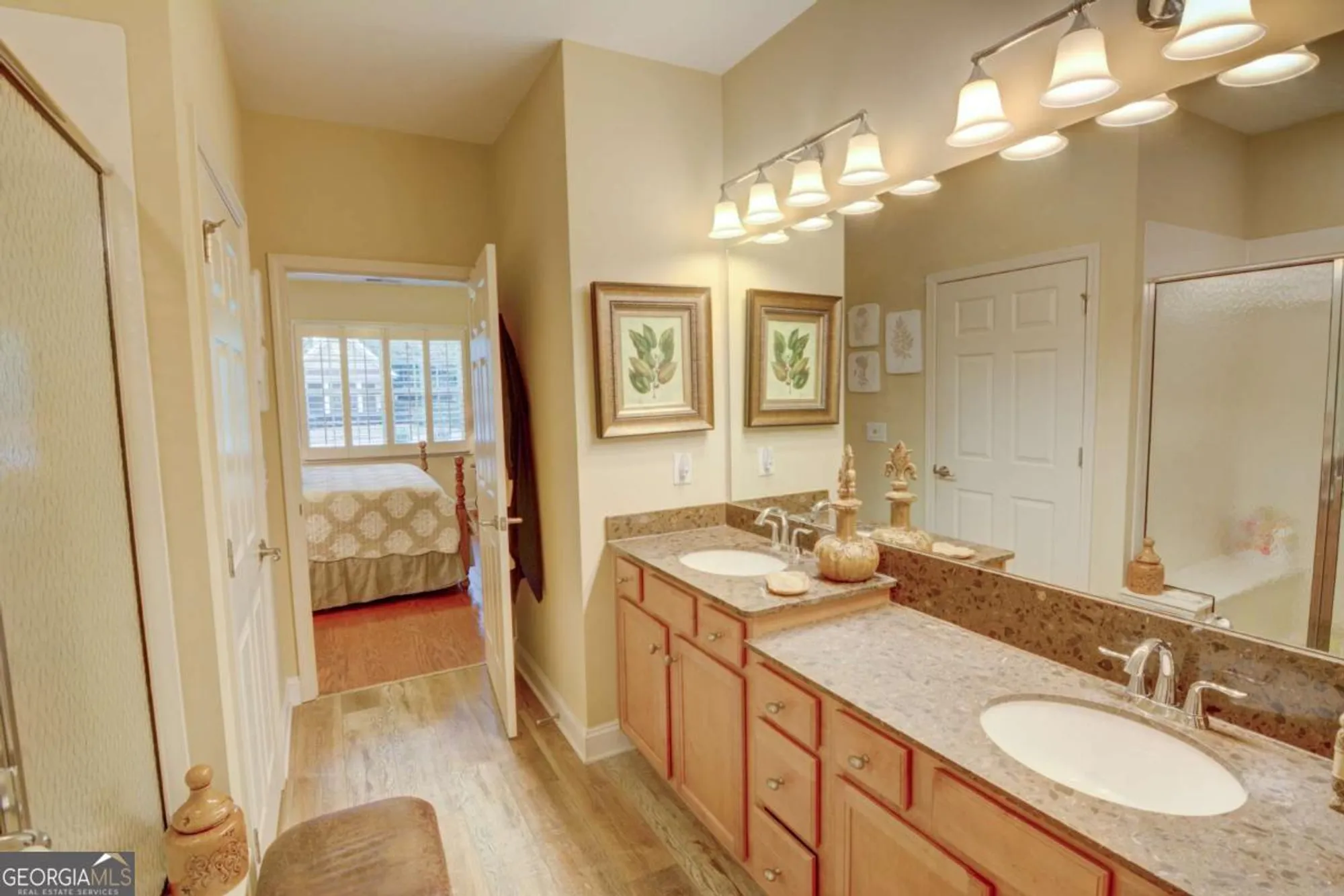 Property Slideshow image 25 of 36 | 910 brook knoll ln, Cumming, GA, 30041