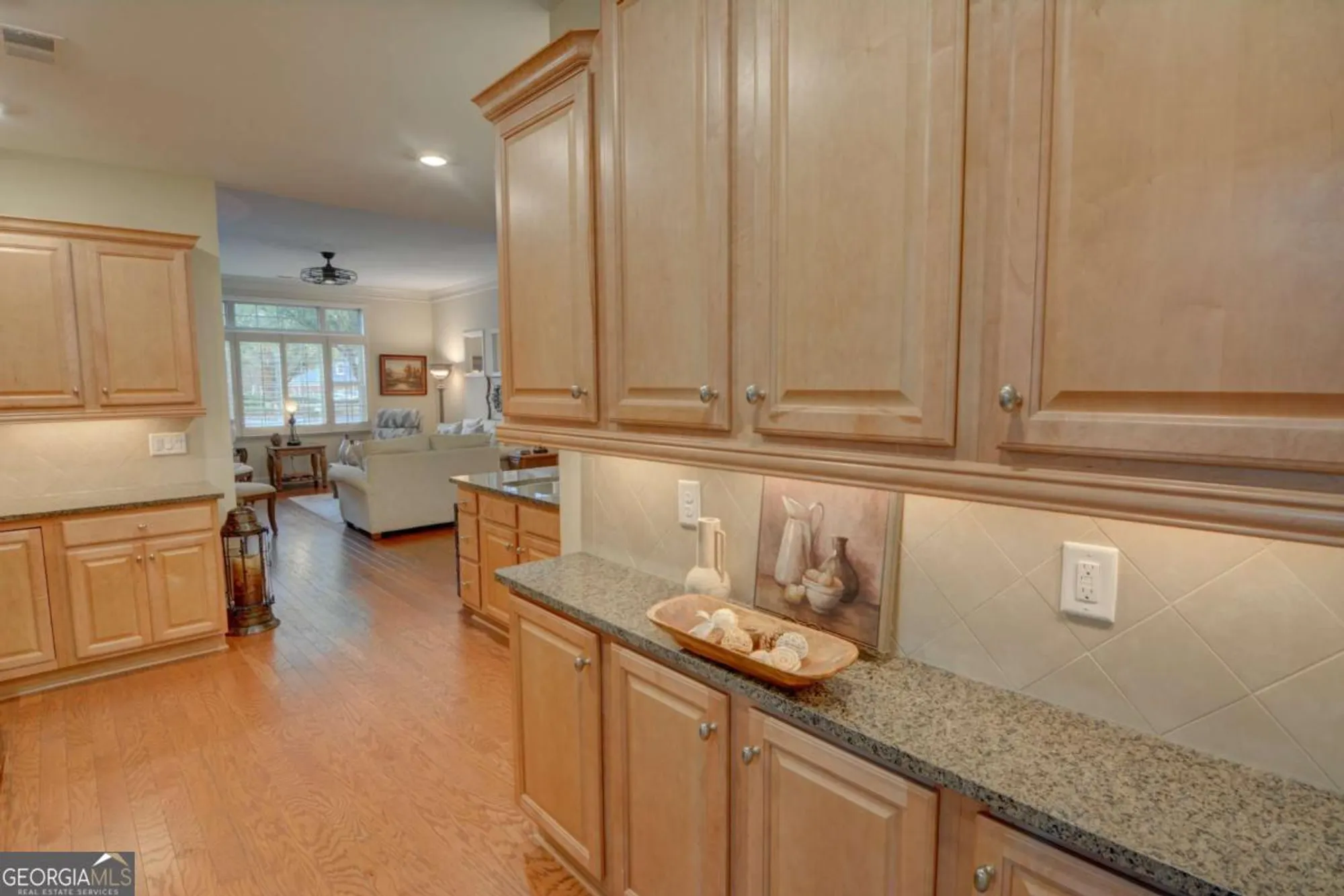 Property Slideshow image 21 of 36 | 910 brook knoll ln, Cumming, GA, 30041