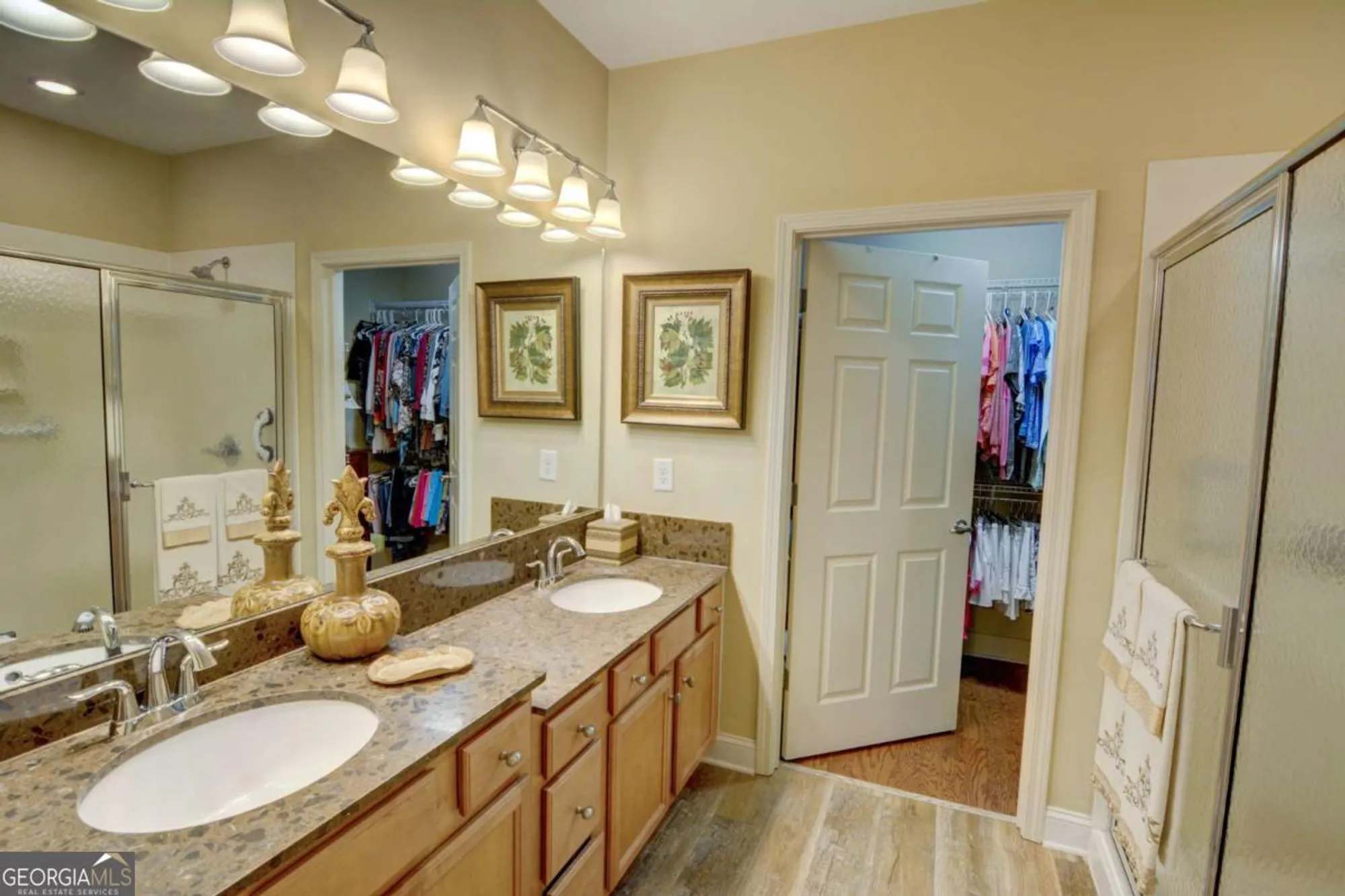 Property Slideshow image 27 of 36 | 910 brook knoll ln, Cumming, GA, 30041