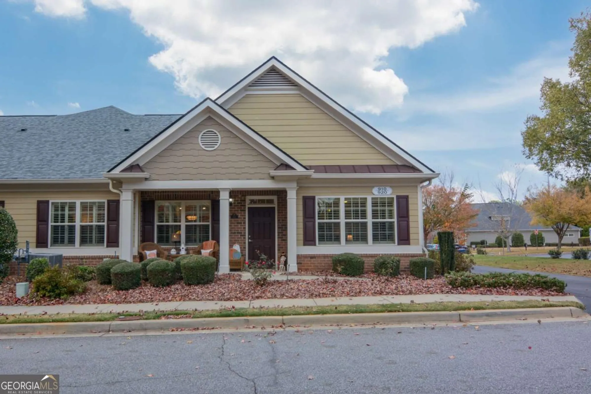 Property Slideshow image 1 of 36 | 910 brook knoll ln, Cumming, GA, 30041