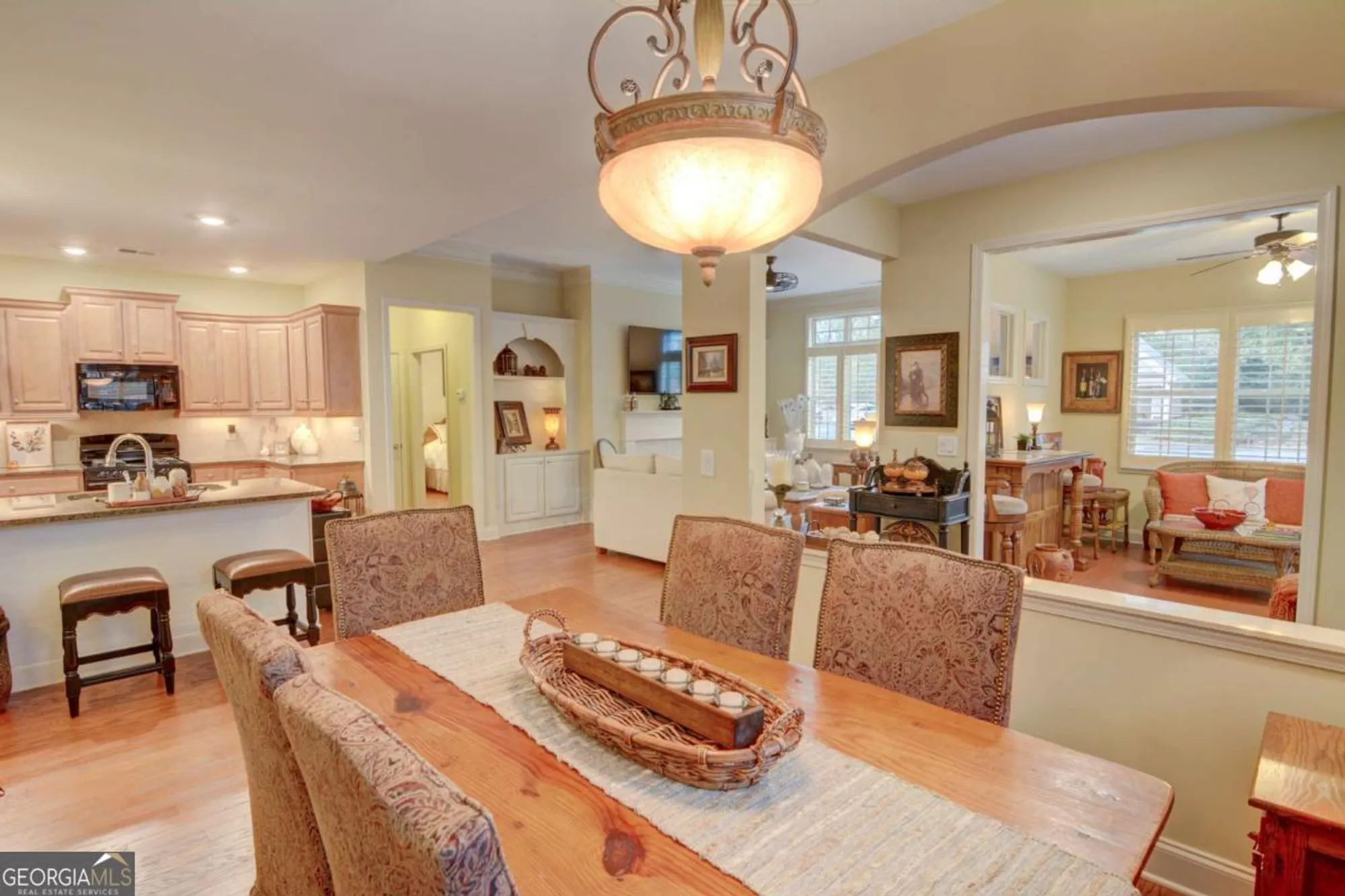 Property Slideshow image 9 of 36 | 910 brook knoll ln, Cumming, GA, 30041