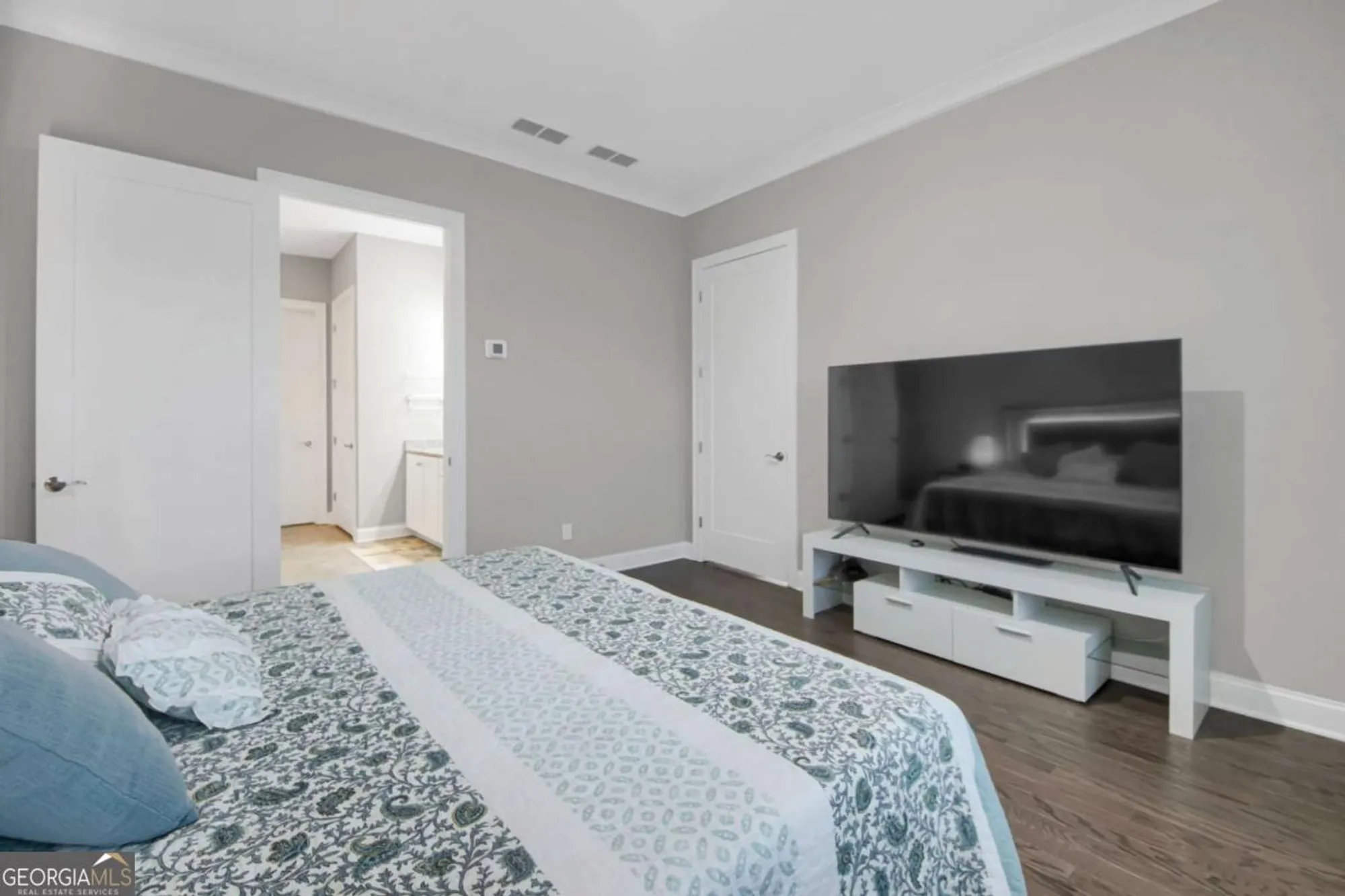 Property Slideshow image 14 of 58 | 6956 river rock dr, Flowery Branch, GA, 30542