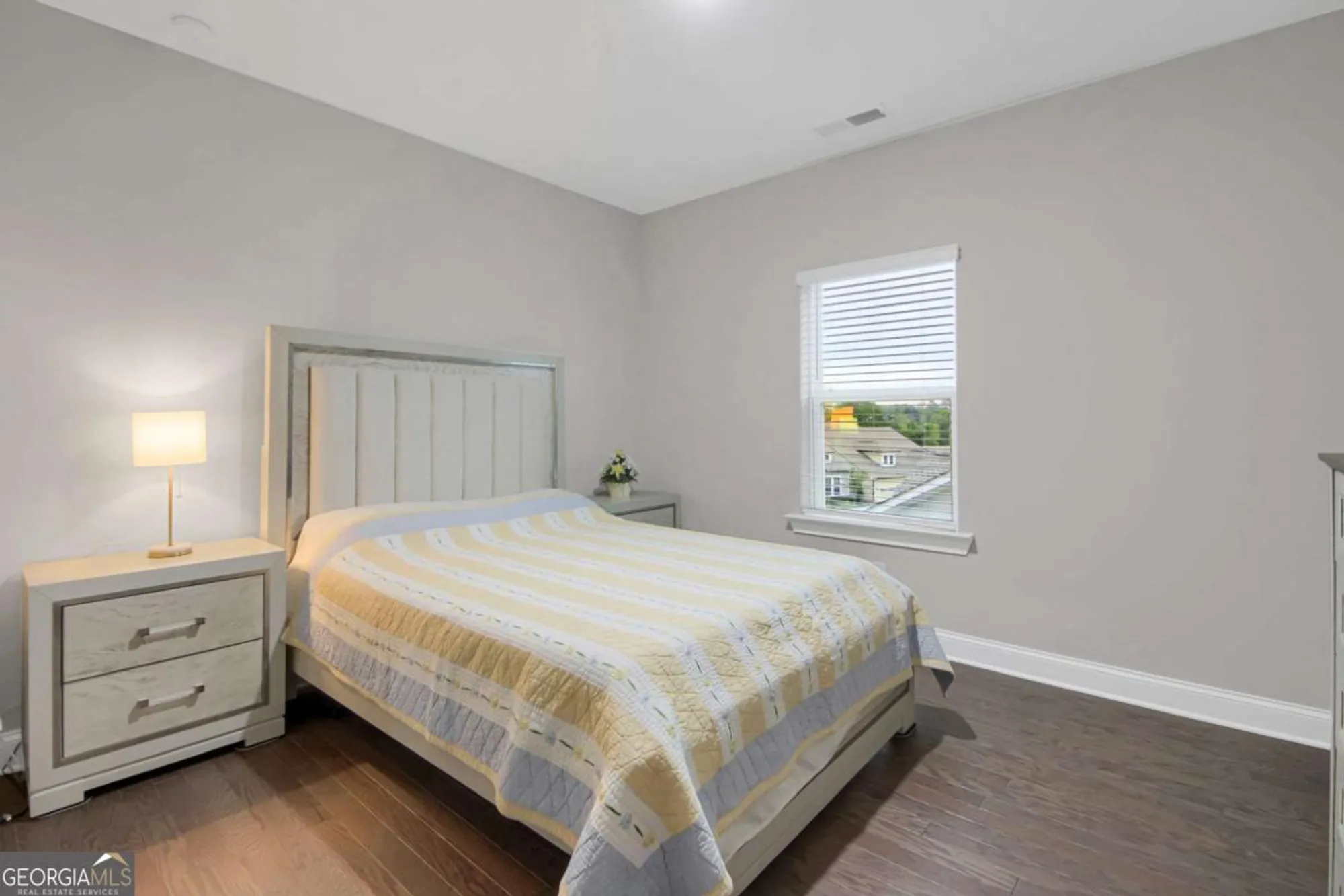 Property Slideshow image 21 of 58 | 6956 river rock dr, Flowery Branch, GA, 30542