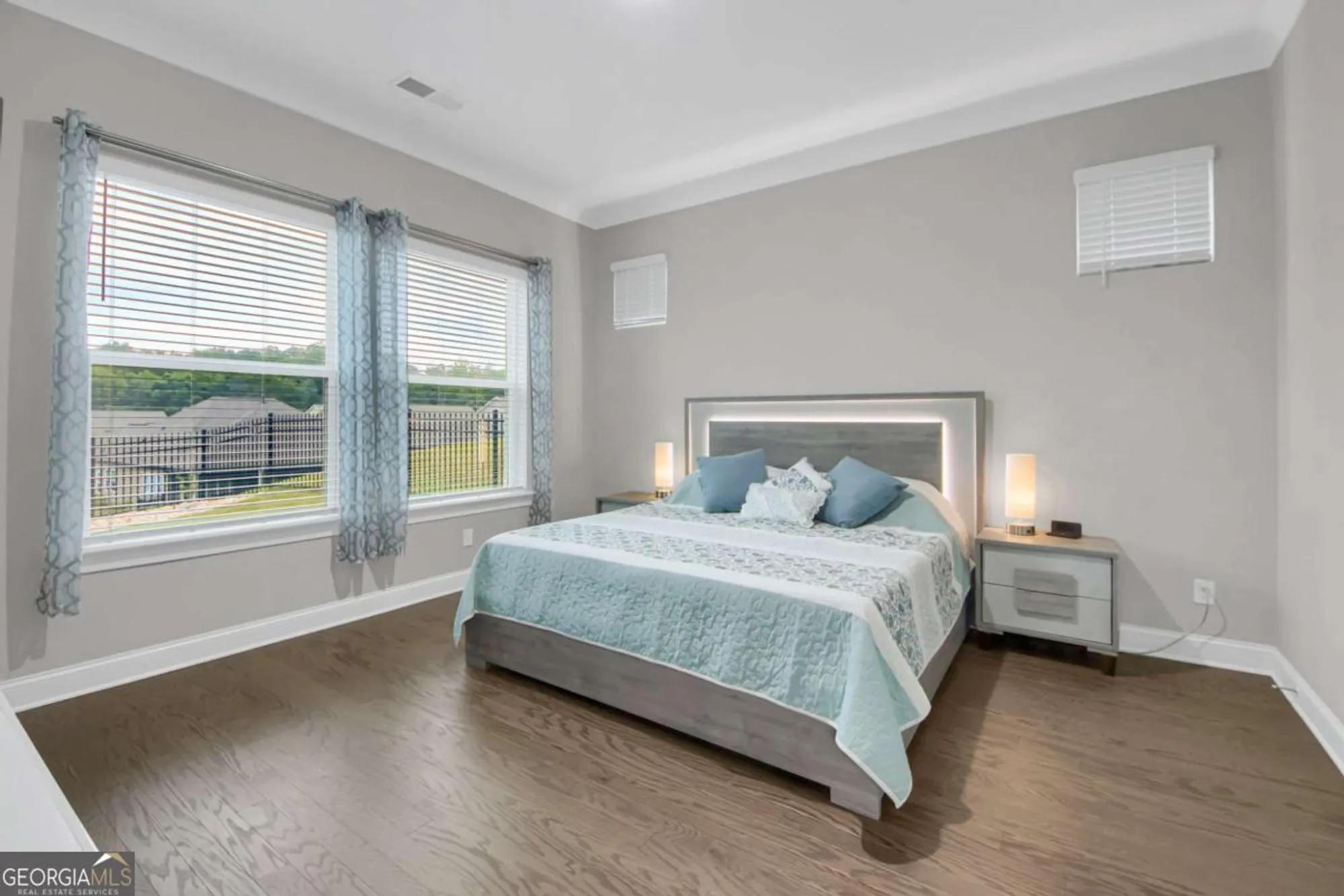 Property Slideshow image 13 of 58 | 6956 river rock dr, Flowery Branch, GA, 30542