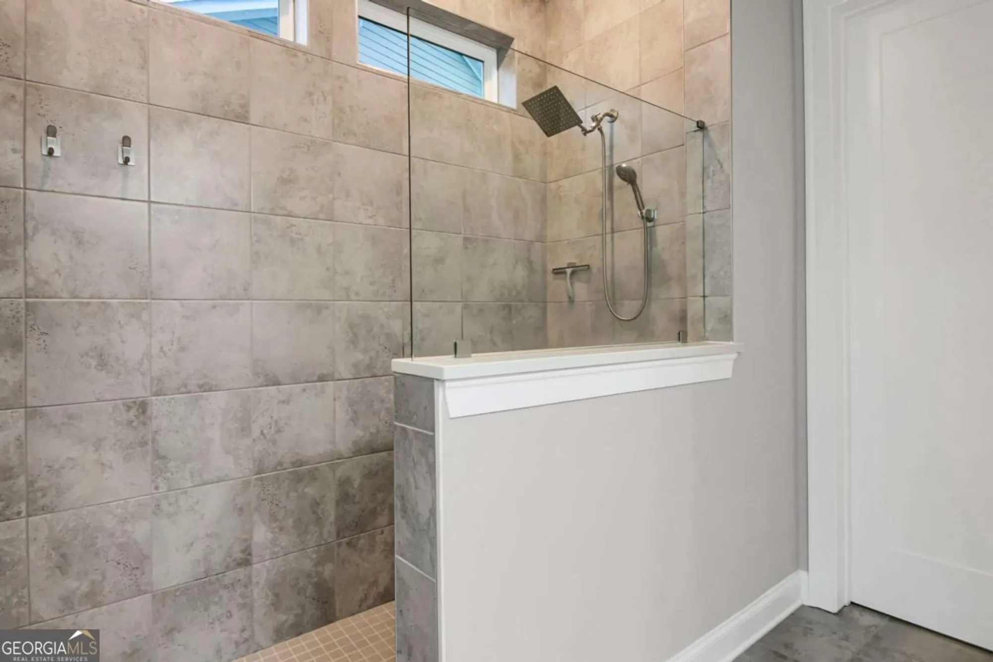 Property Slideshow image 16 of 58 | 6956 river rock dr, Flowery Branch, GA, 30542