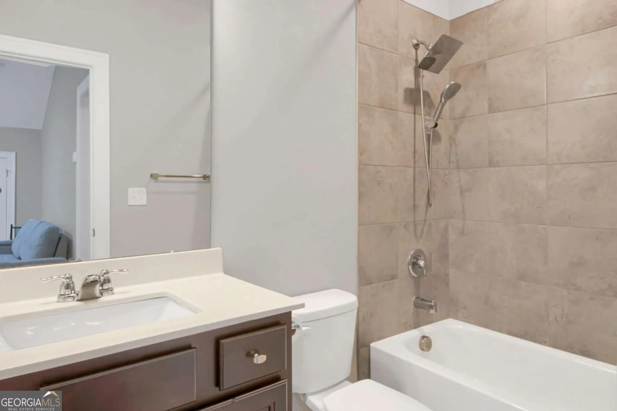 Property Slideshow image 22 of 58 | 6956 river rock dr, Flowery Branch, GA, 30542