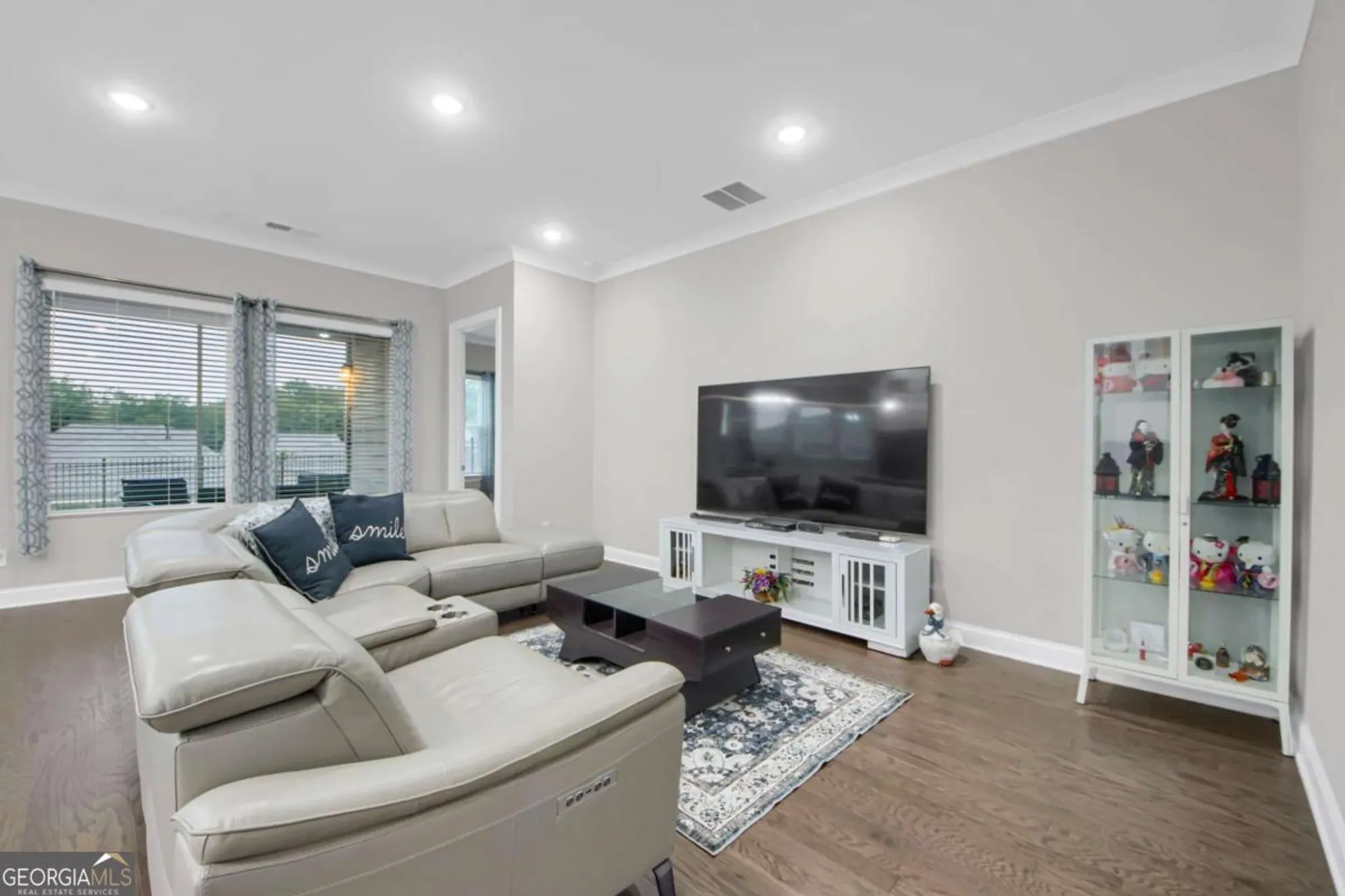 Property Slideshow image 9 of 58 | 6956 river rock dr, Flowery Branch, GA, 30542