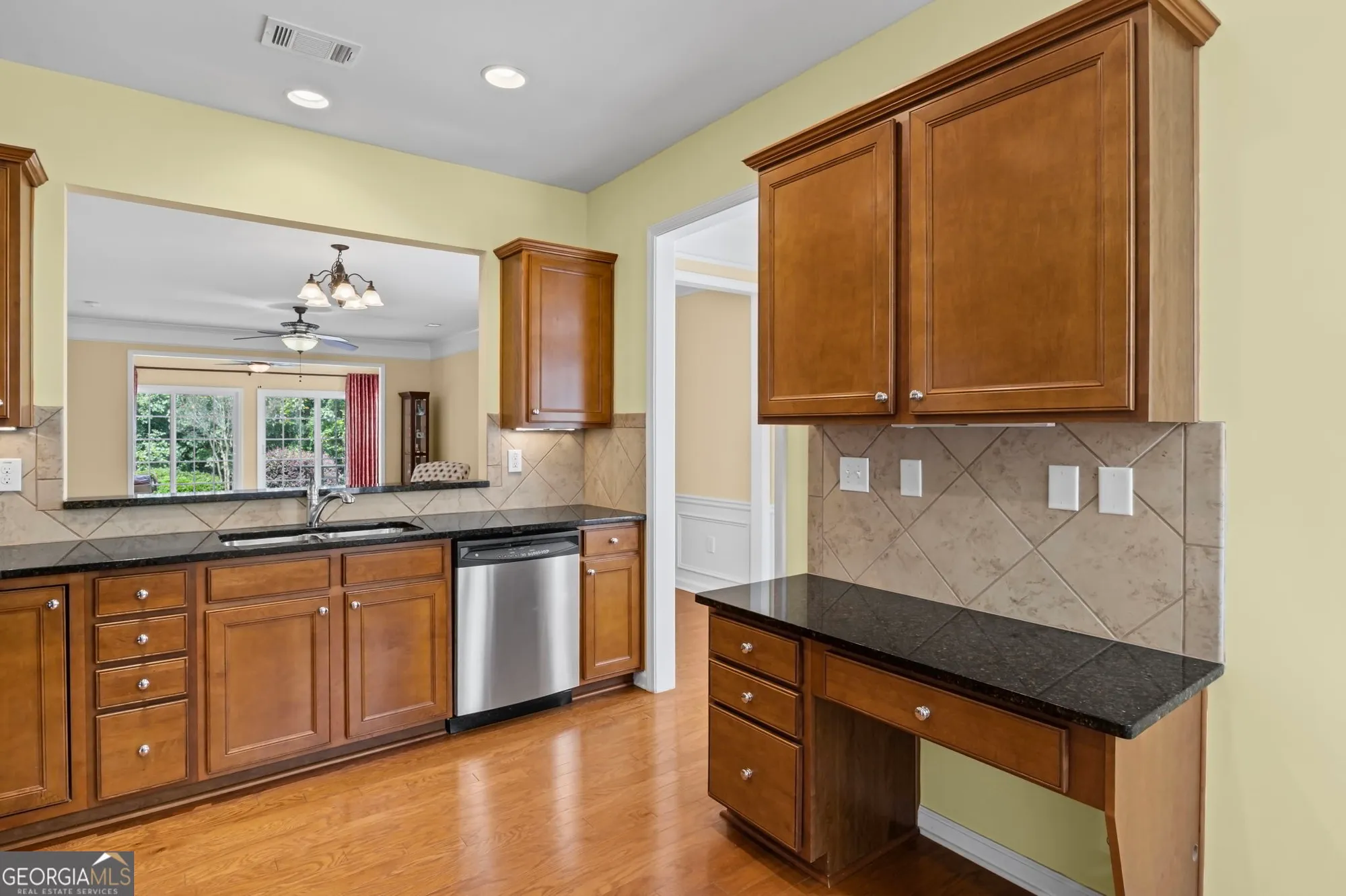 Property Slideshow image 12 of 72 | 129 begonia ct na, Griffin, GA, 30223